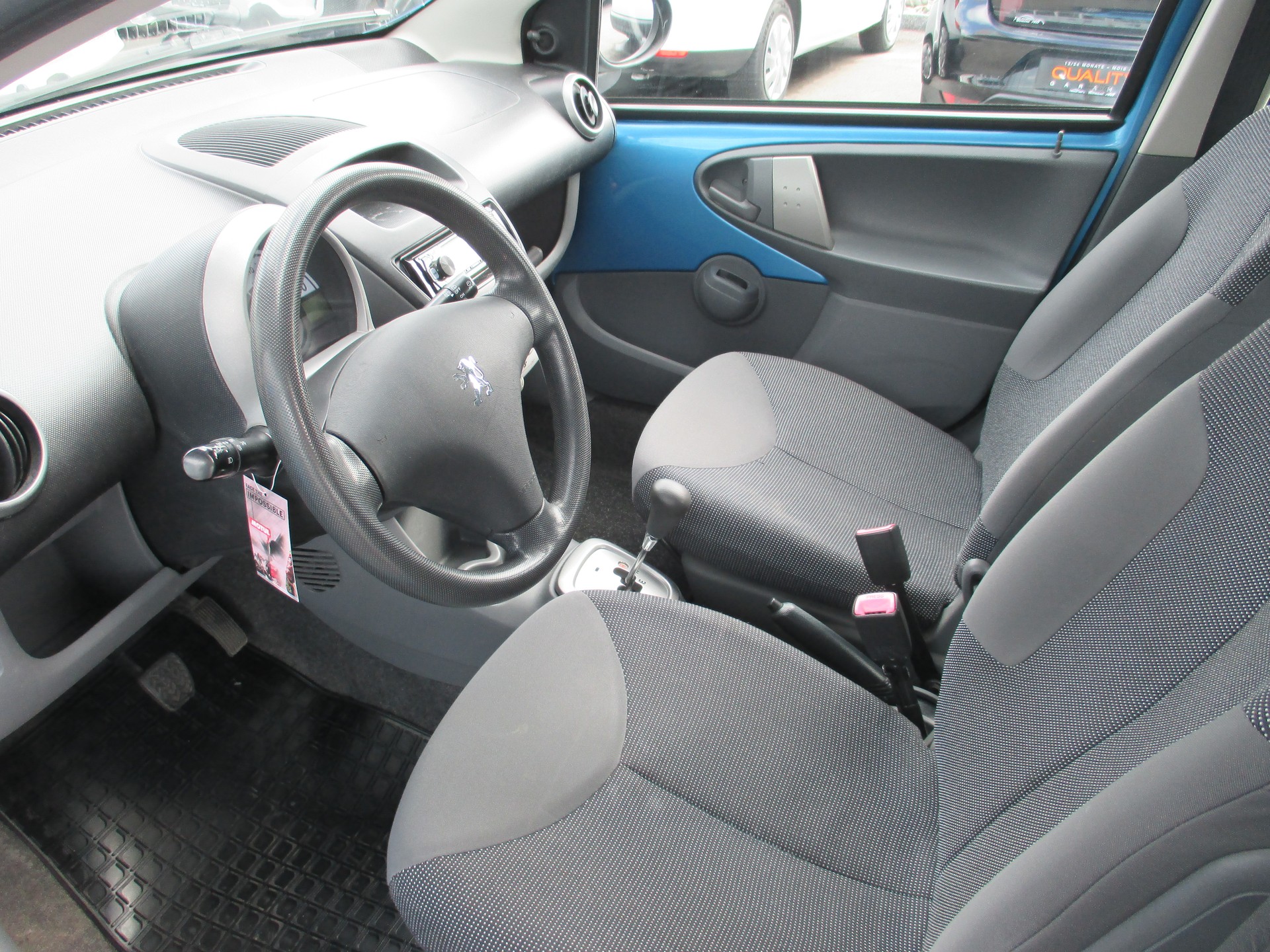 PEUGEOT 107 1.0 City Move 2-Tronic-image-7