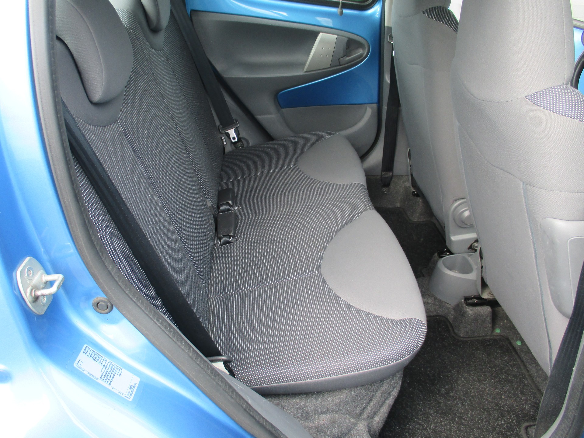PEUGEOT 107 1.0 City Move 2-Tronic-image-10