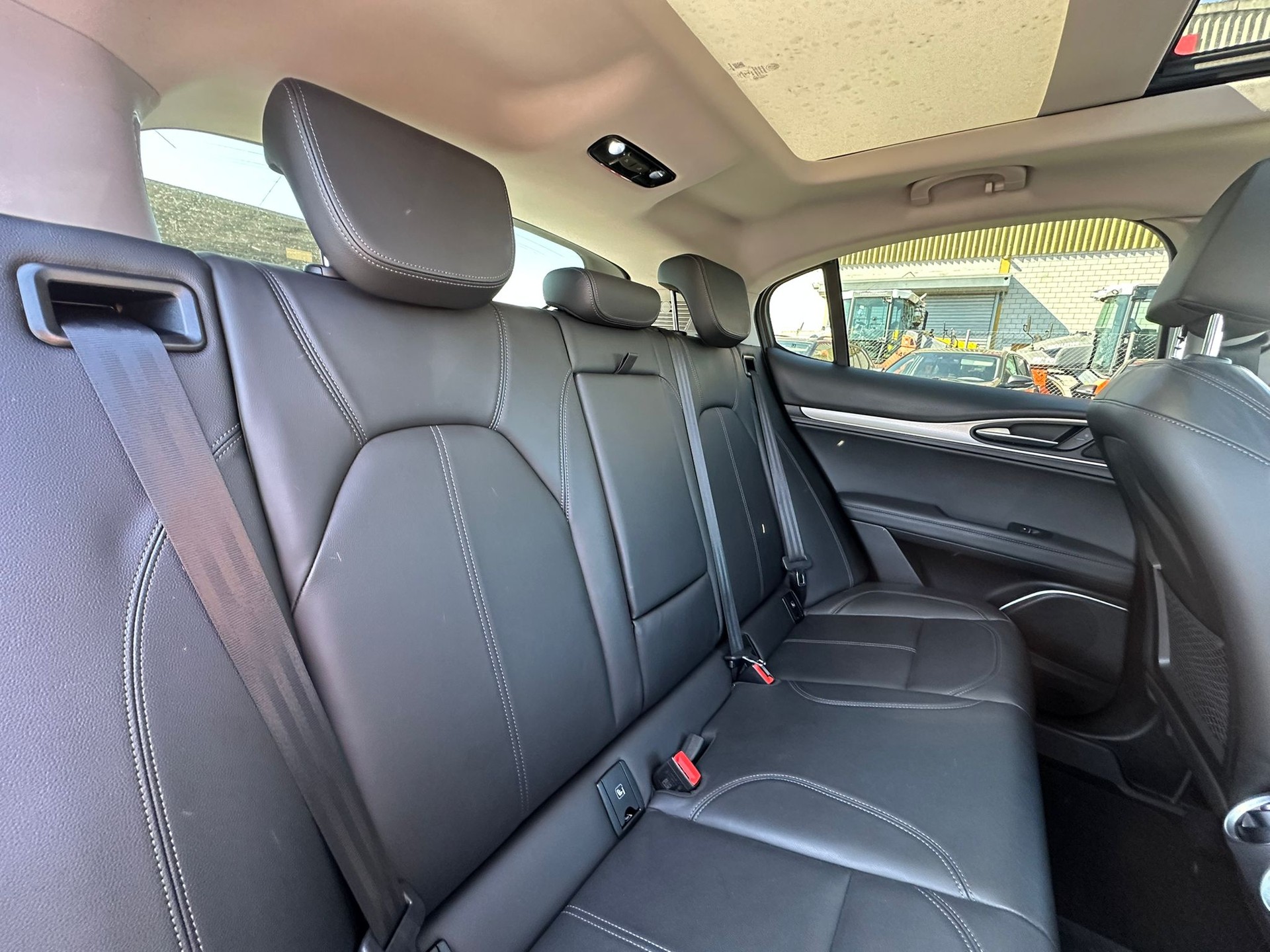 ALFA ROMEO Stelvio 2.0 Executive Q4 Automatic-image-10