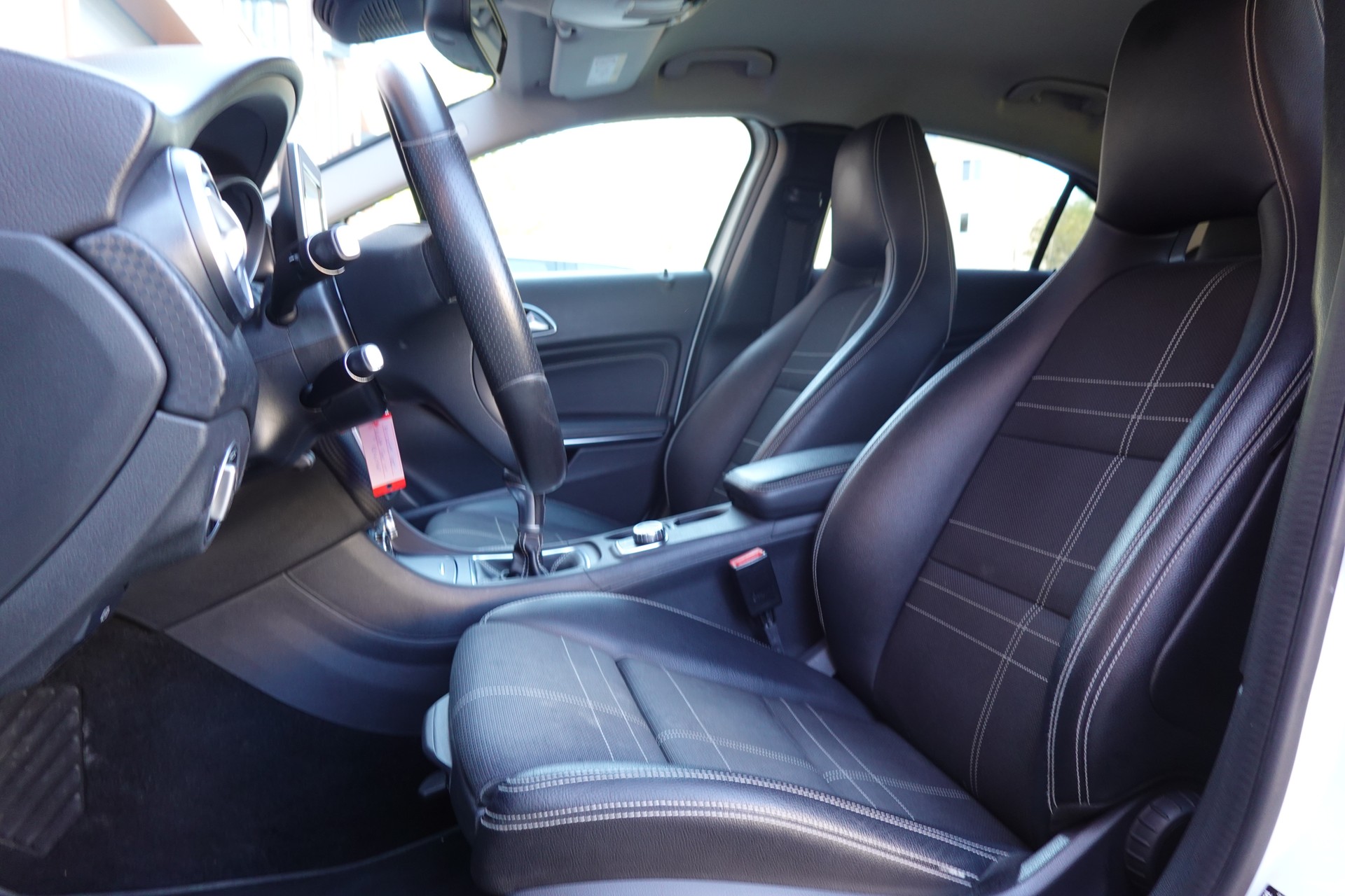 MERCEDES-BENZ A 200 Night Star-image-21
