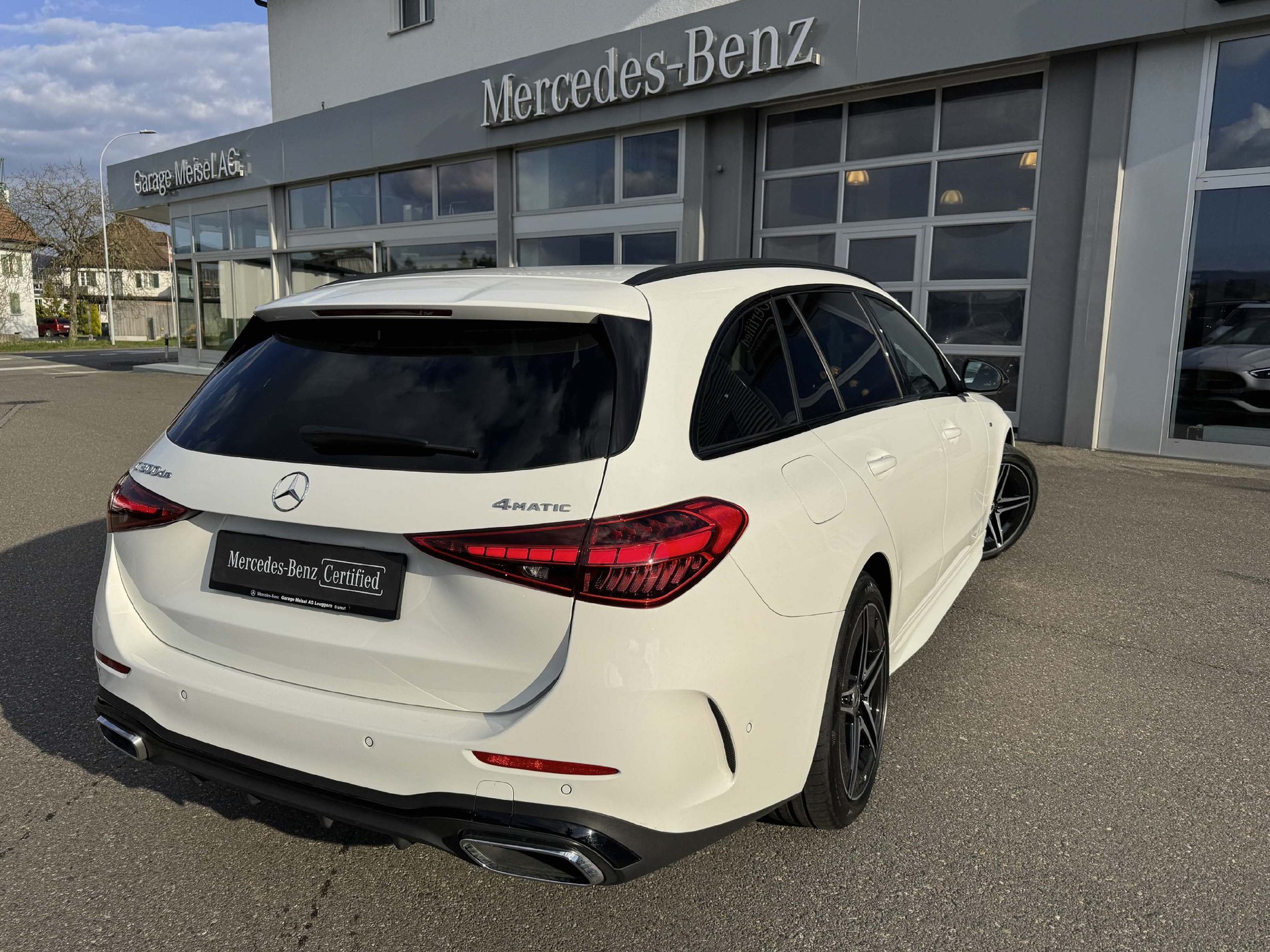 MERCEDES-BENZ C 300 de AMG-Line 4Matic Kombi-image-3