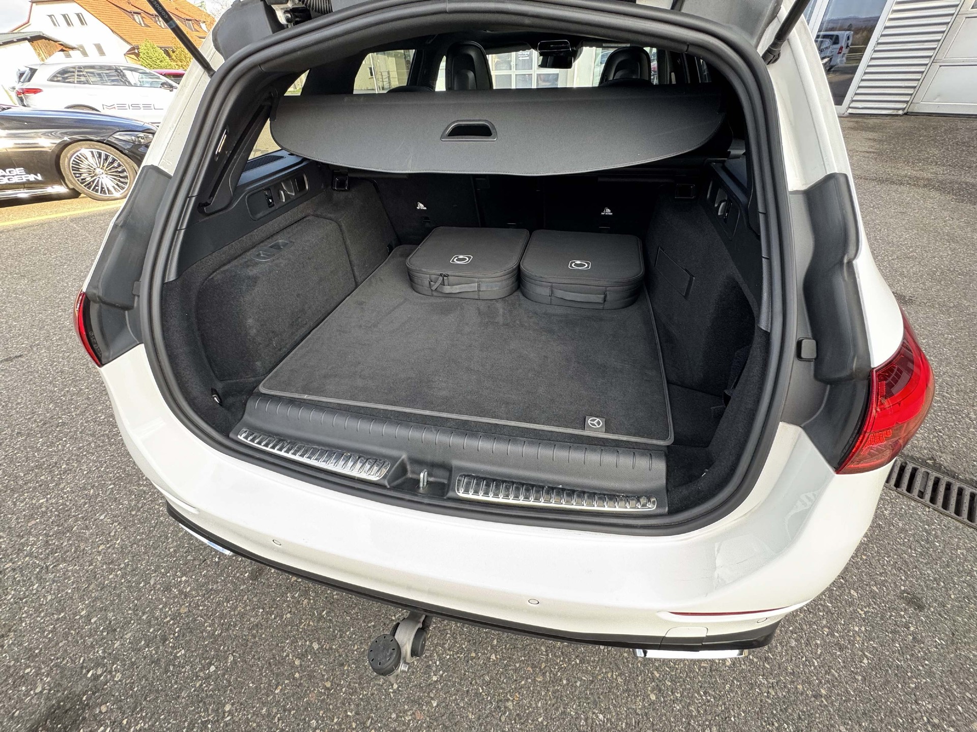 MERCEDES-BENZ C 300 de AMG-Line 4Matic Kombi-image-12