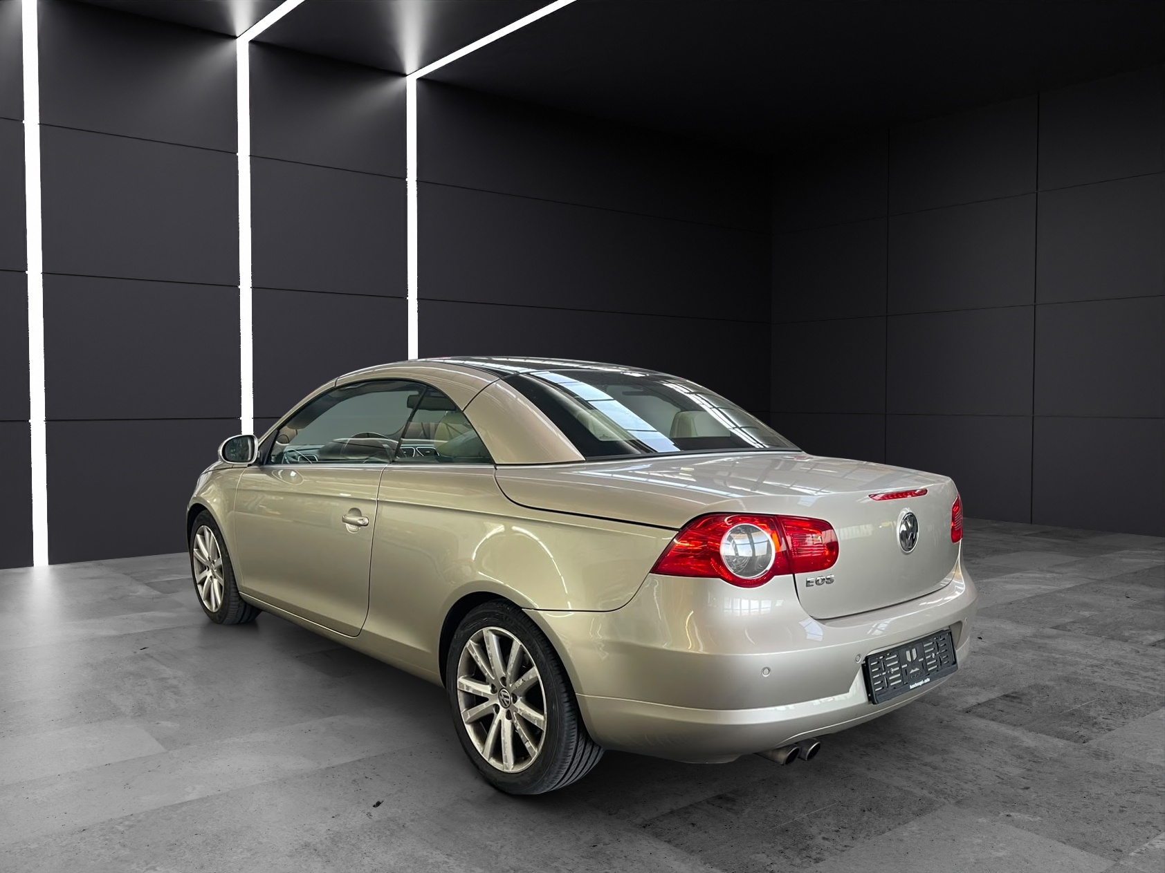 VW Eos 2.0 FSI Turbo-image-3