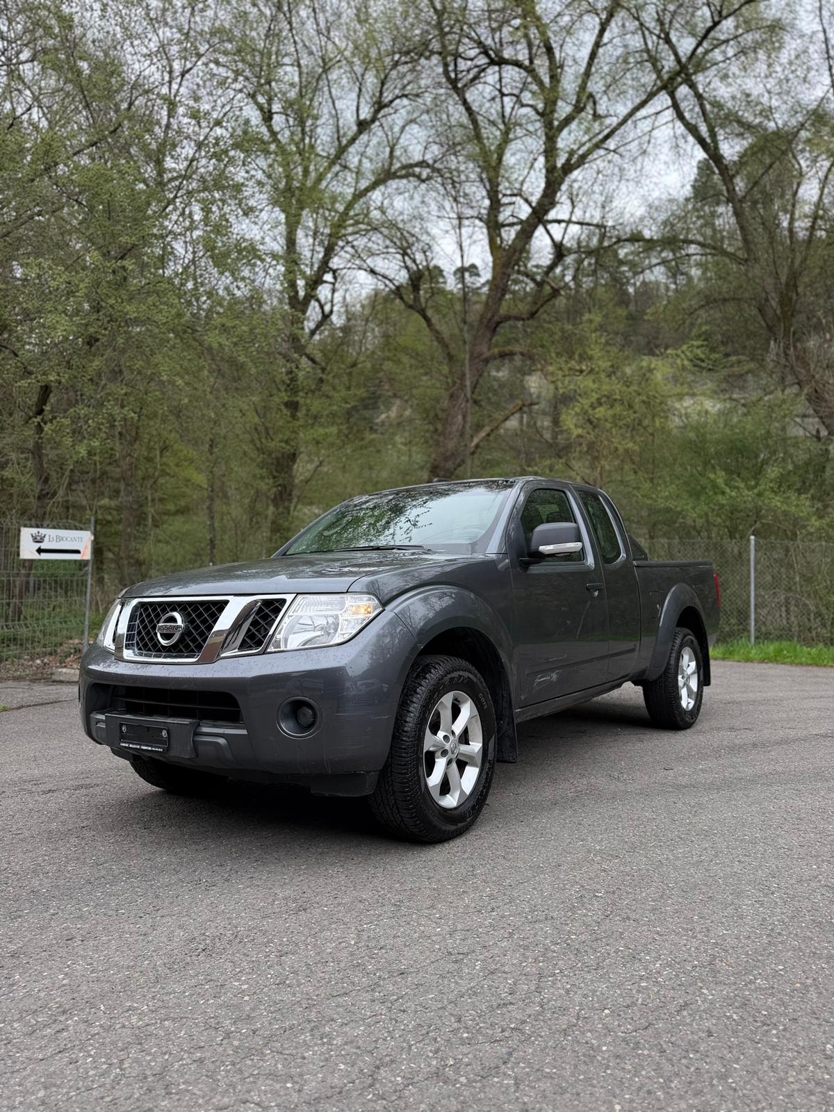 NISSAN Navara King Cab SE 2.5 dCi 4WD-image-3