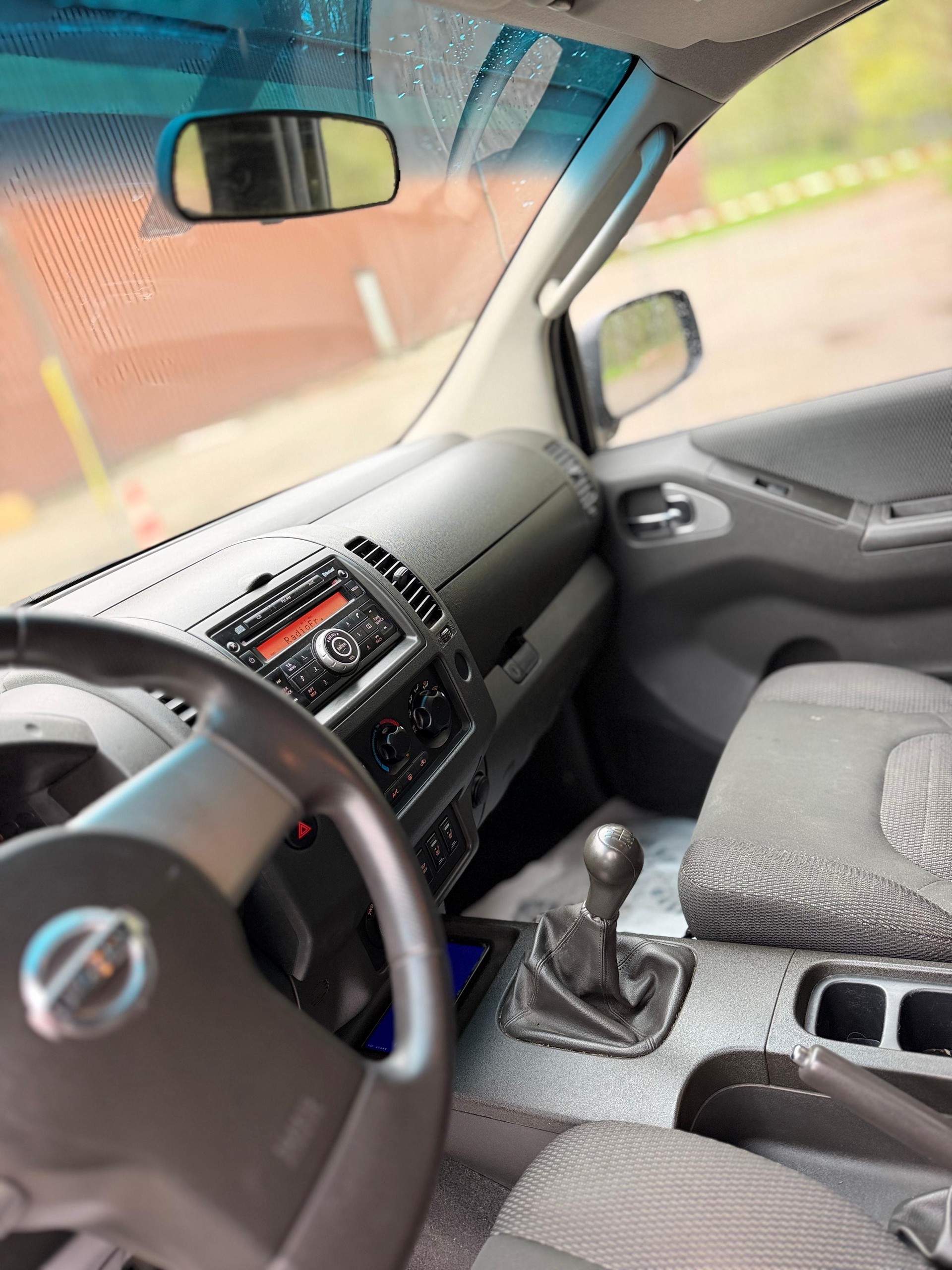 NISSAN Navara King Cab SE 2.5 dCi 4WD-image-10