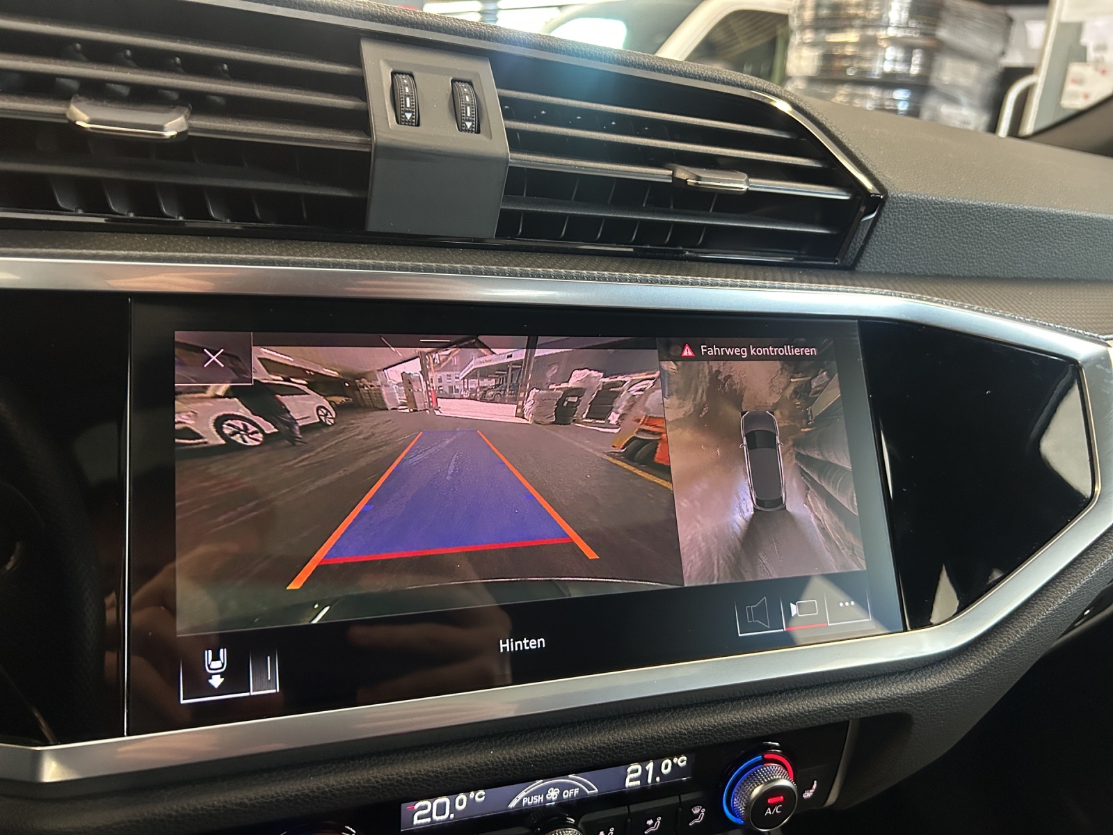 AUDI Q3 Sportback 45 TFSI quattro S-tronic-image-12