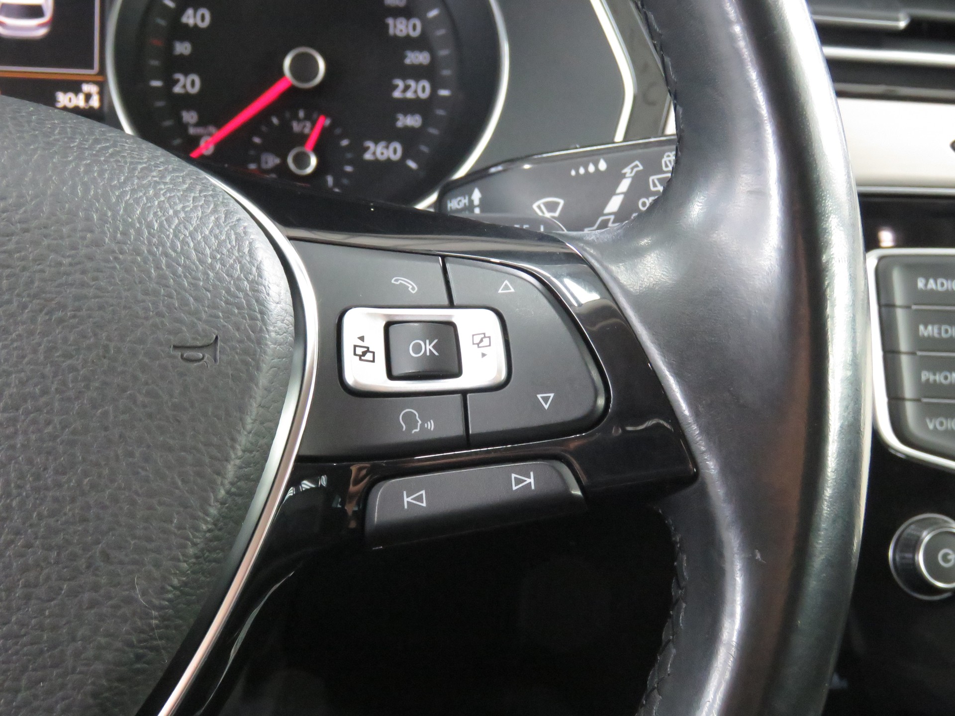 VW Passat Variant 2.0 TDI BMT High. DSG 4-Motion (Automat)-image-20