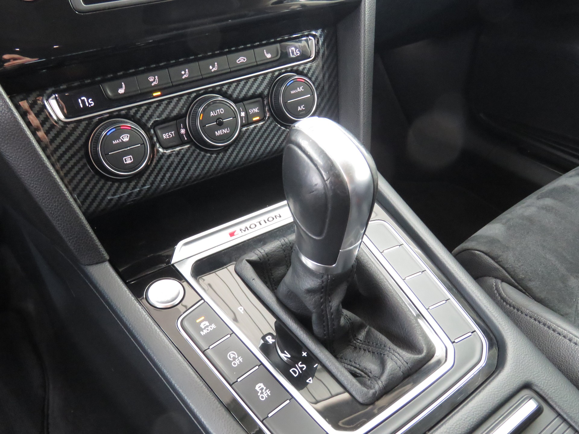 VW Passat Variant 2.0 TDI BMT High. DSG 4-Motion (Automat)-image-15
