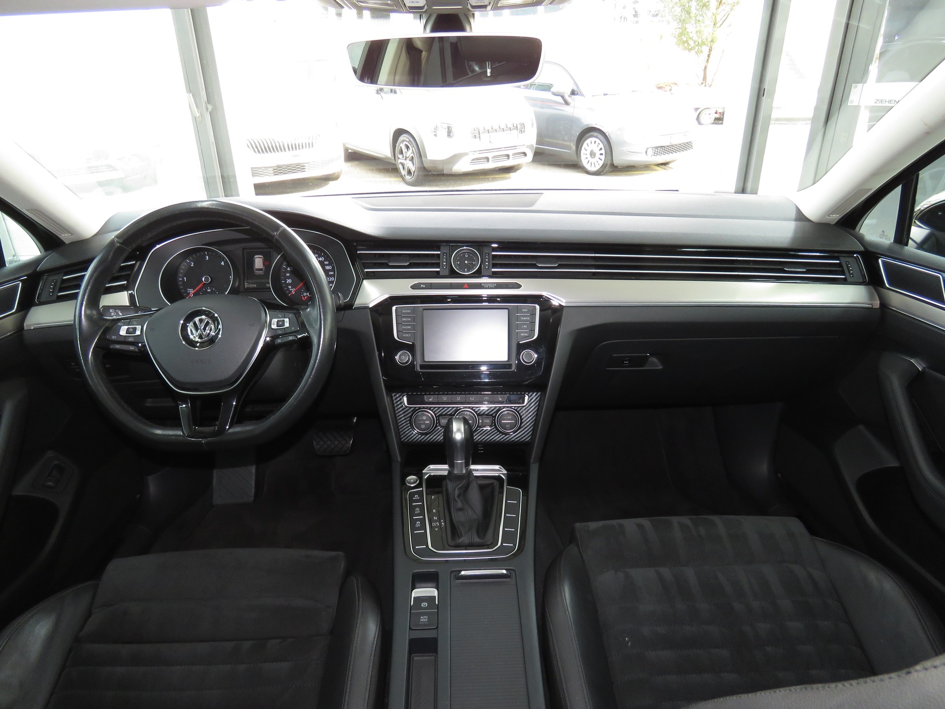 VW Passat Variant 2.0 TDI BMT High. DSG 4-Motion (Automat)-image-14