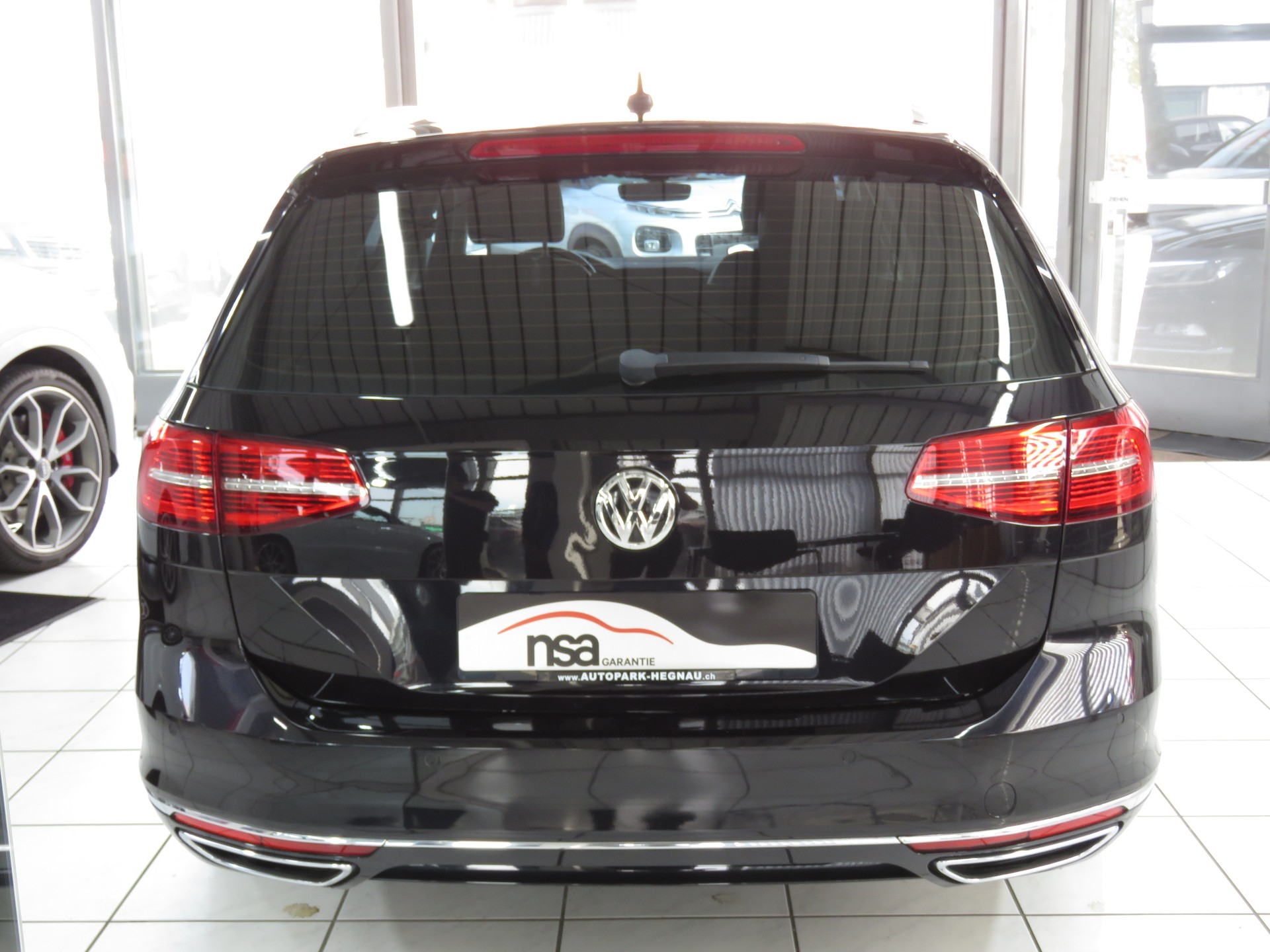 VW Passat Variant 2.0 TDI BMT High. DSG 4-Motion (Automat)-image-4