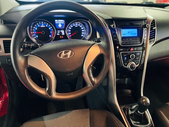HYUNDAI i30 1.4 Comfort-image-11