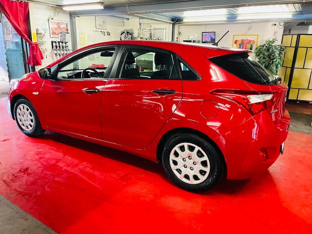HYUNDAI i30 1.4 Comfort-image-7