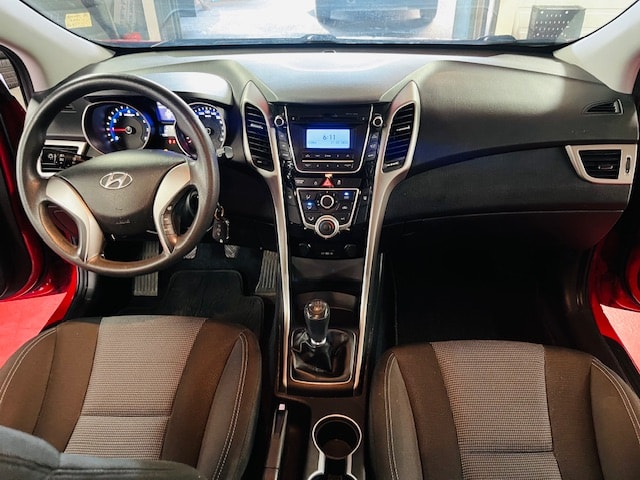 HYUNDAI i30 1.4 Comfort-image-13