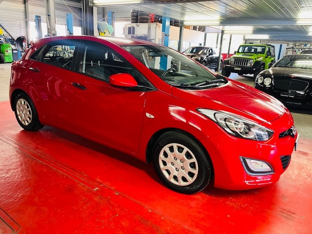 HYUNDAI i30 1.4 Comfort-image-8