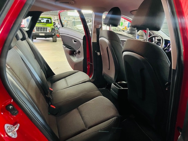 HYUNDAI i30 1.4 Comfort-image-12