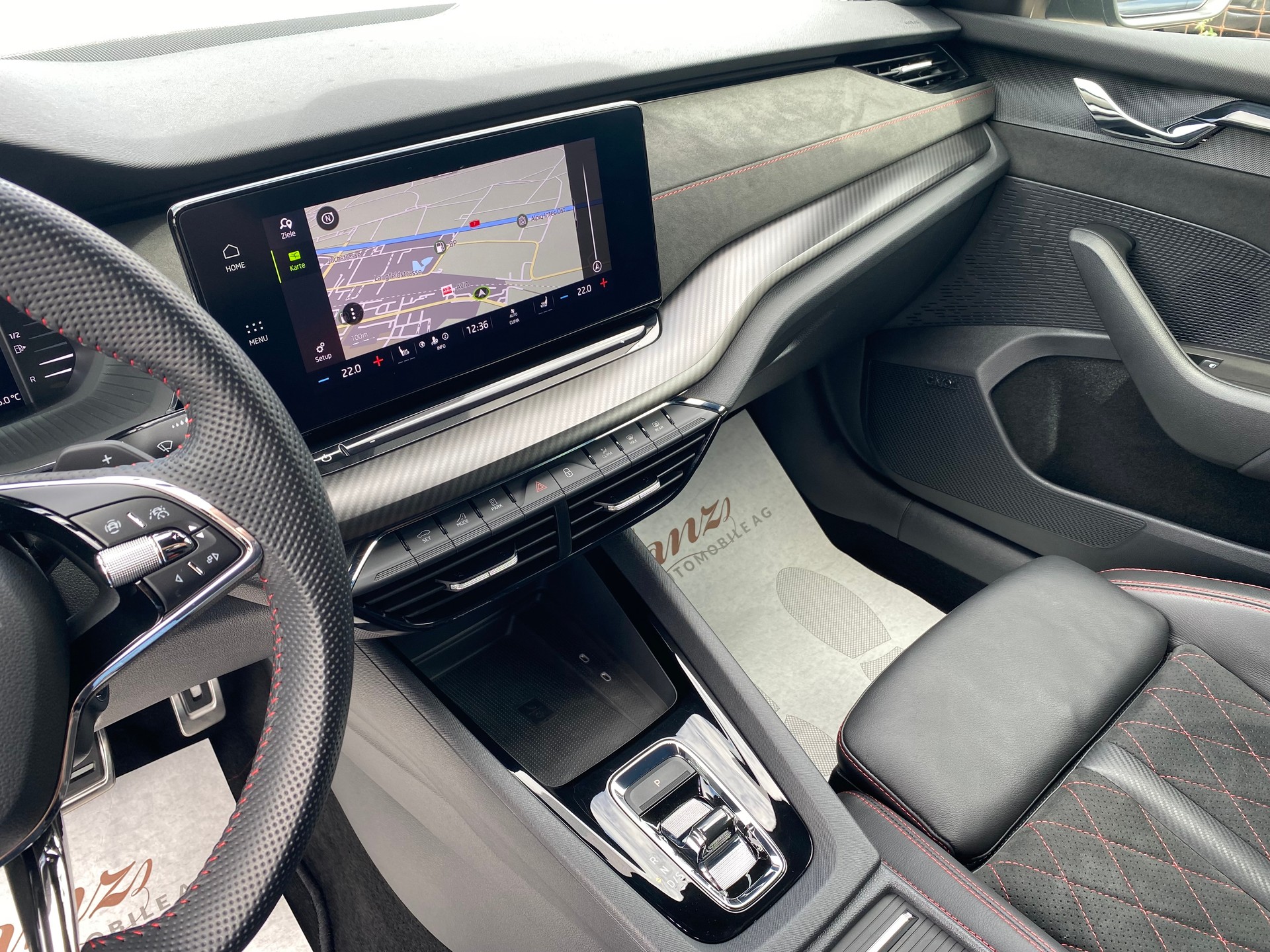 SKODA Octavia Limousine 2.0TSI 245PS RS Edition DSG **Top-Ausstattung**-image-13