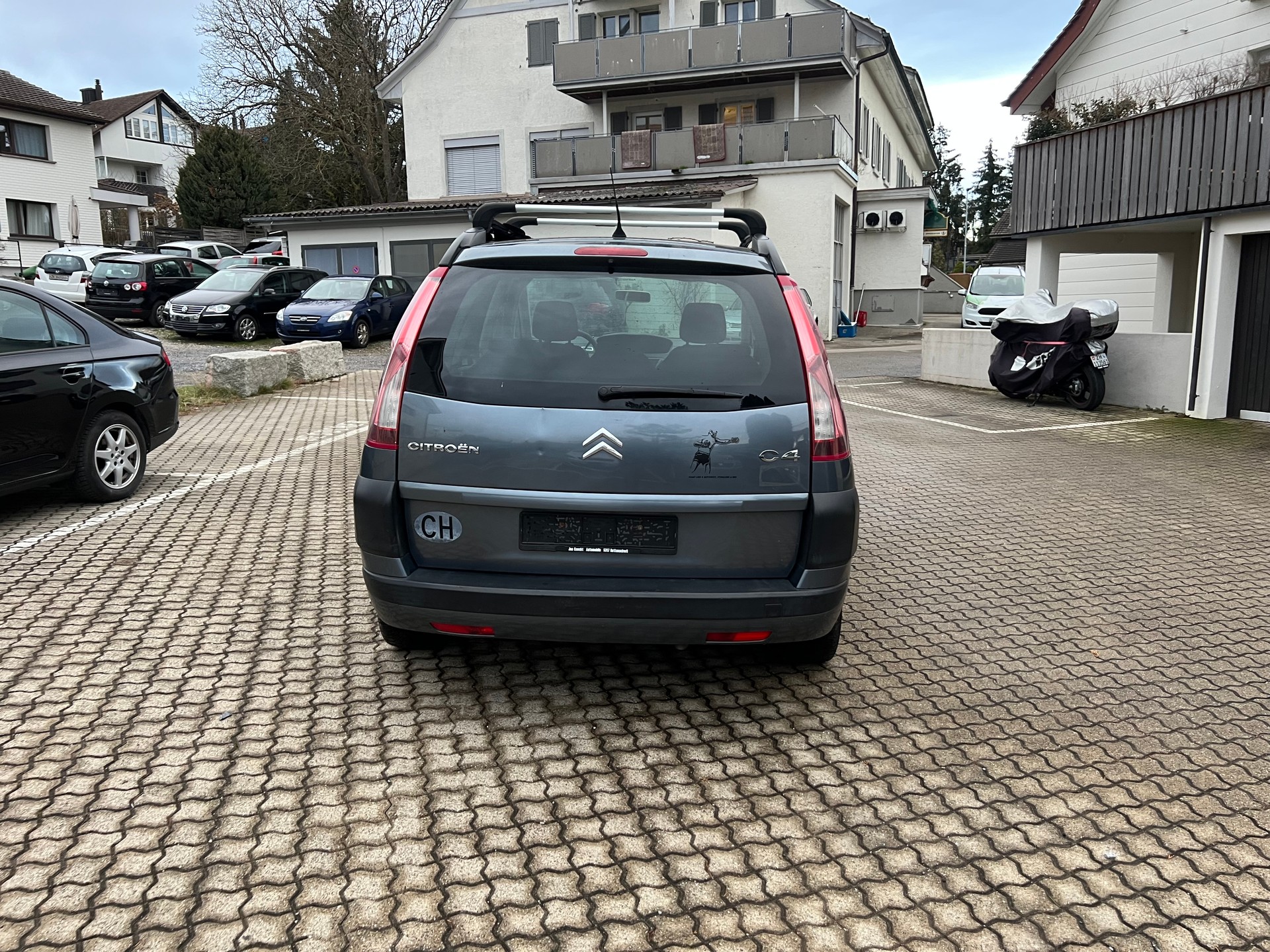 CITROEN Grand C4 Picasso 2.0i 16V Dynamique-image-2
