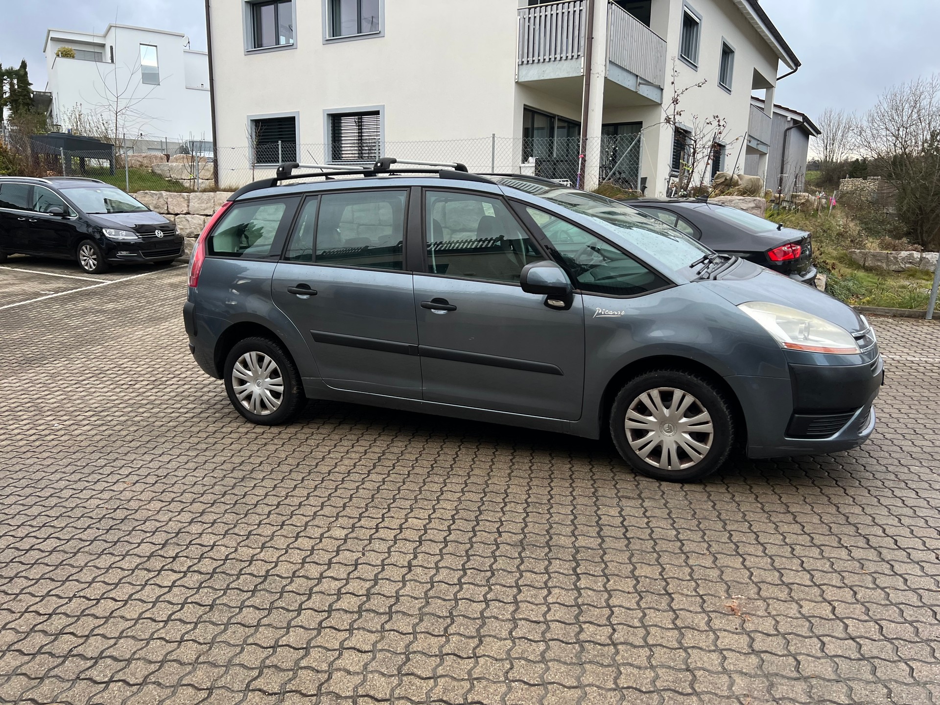 CITROEN Grand C4 Picasso 2.0i 16V Dynamique-image-1