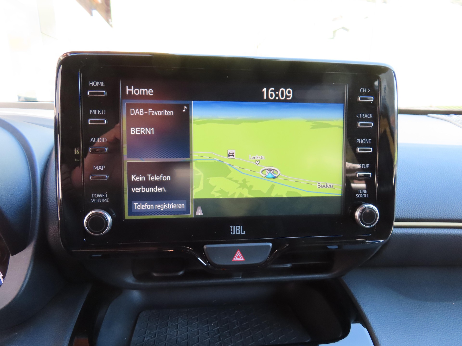 TOYOTA Yaris Cross 1.5 VVT-i HSD Adventure AWD-i-image-10