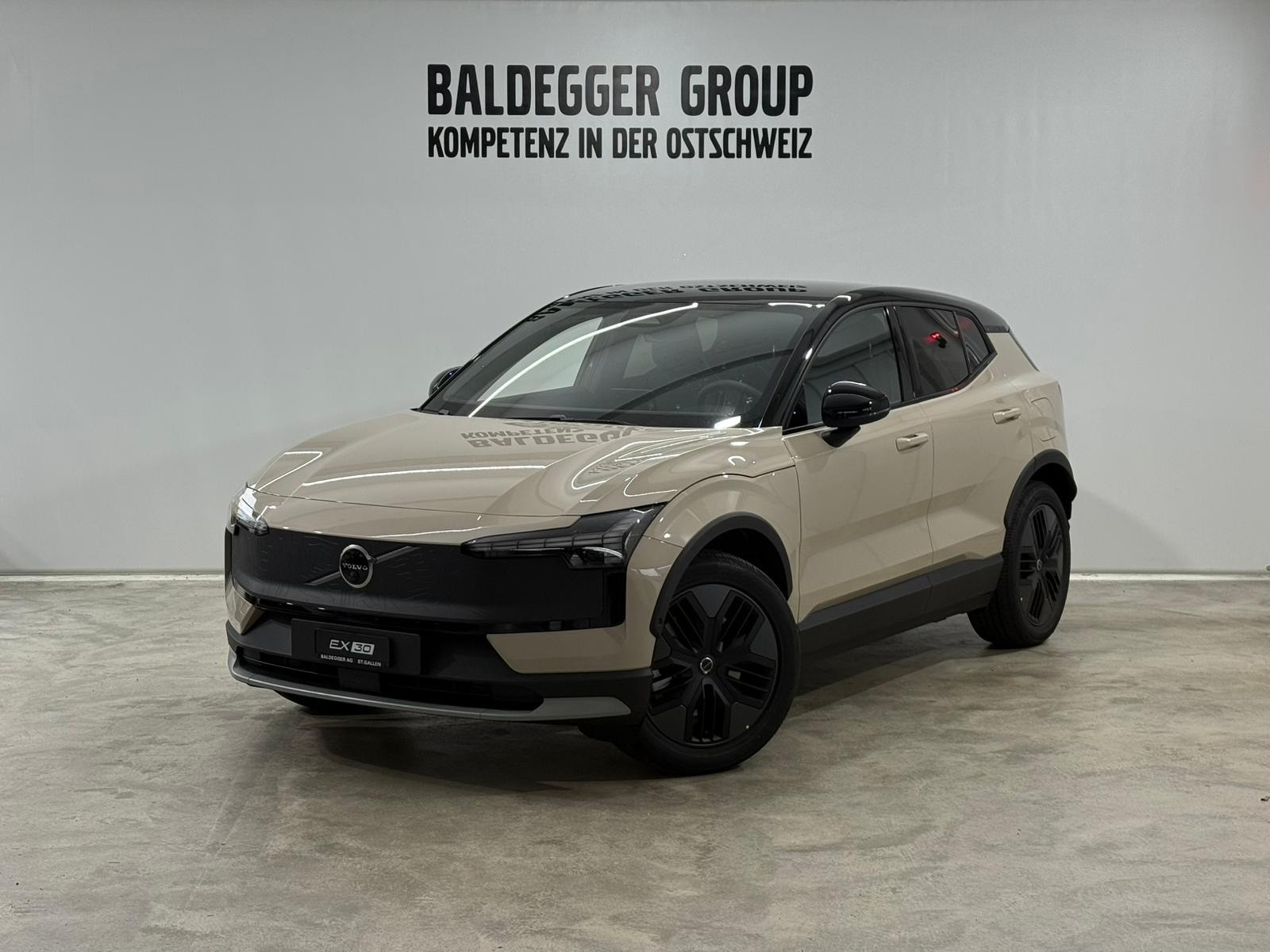 VOLVO EX 30 CC E60 Twin Performance A-image-0
