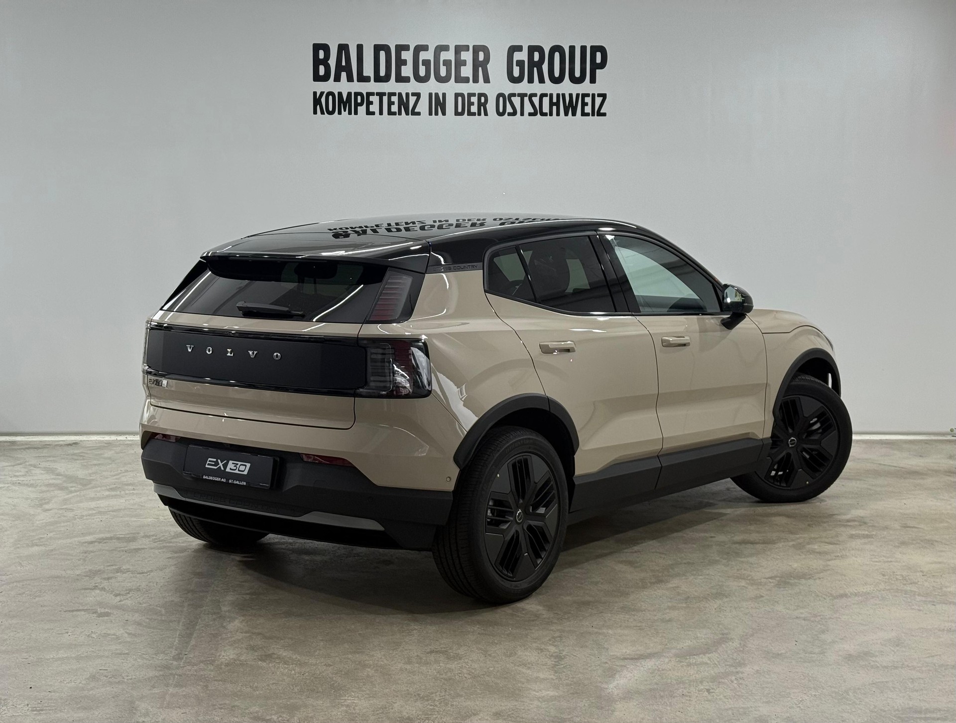 VOLVO EX 30 CC E60 Twin Performance A-image-2