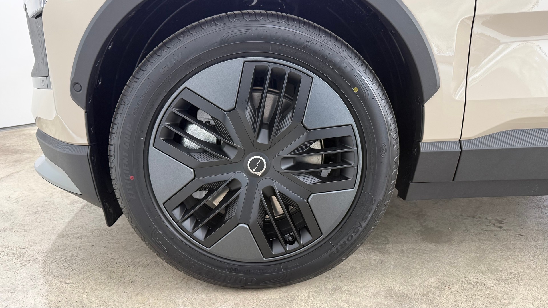VOLVO EX 30 CC E60 Twin Performance A-image-7
