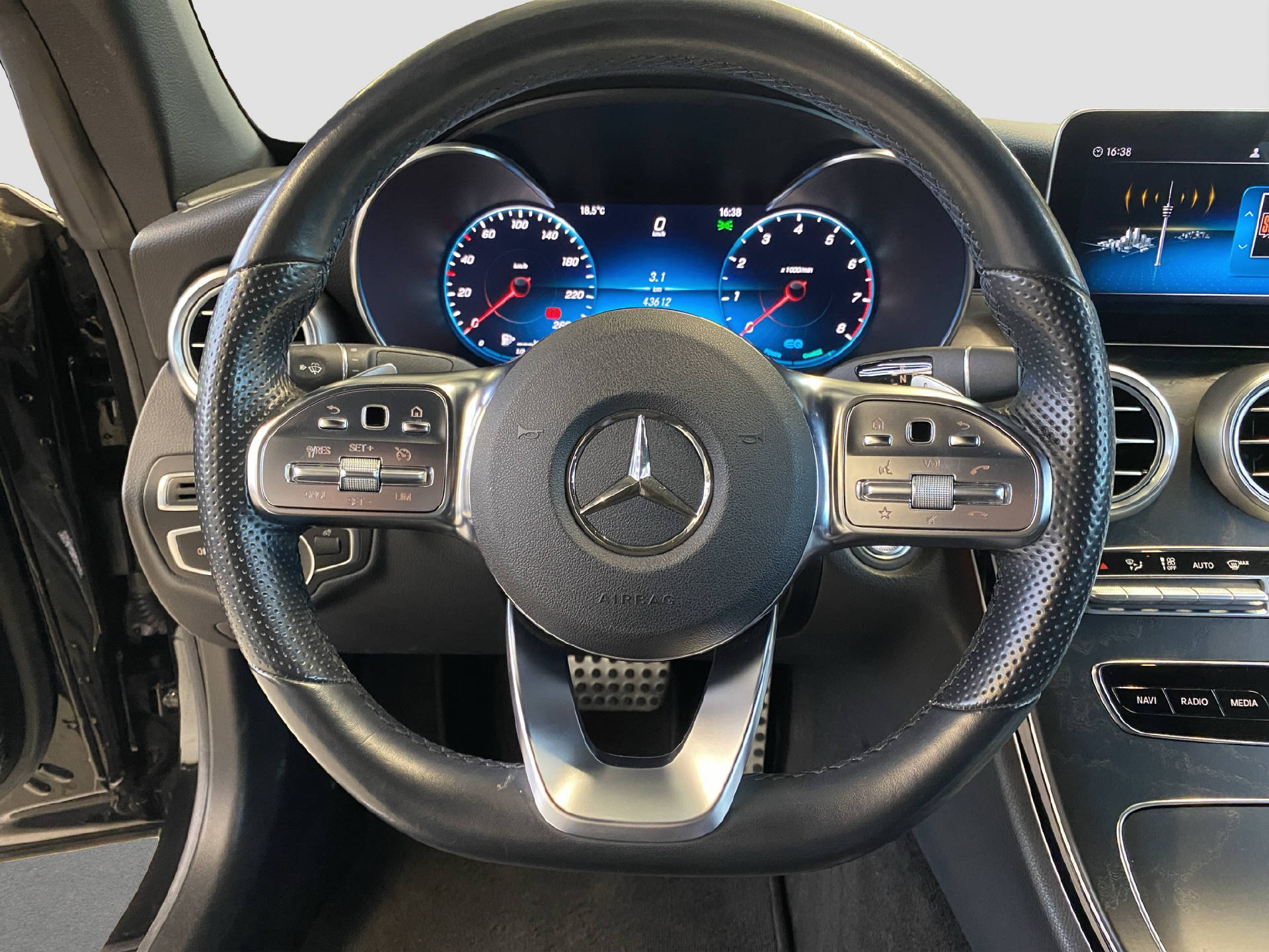 MERCEDES-BENZ C 200 AMG Line 4MATIC Cabriolet-image-9