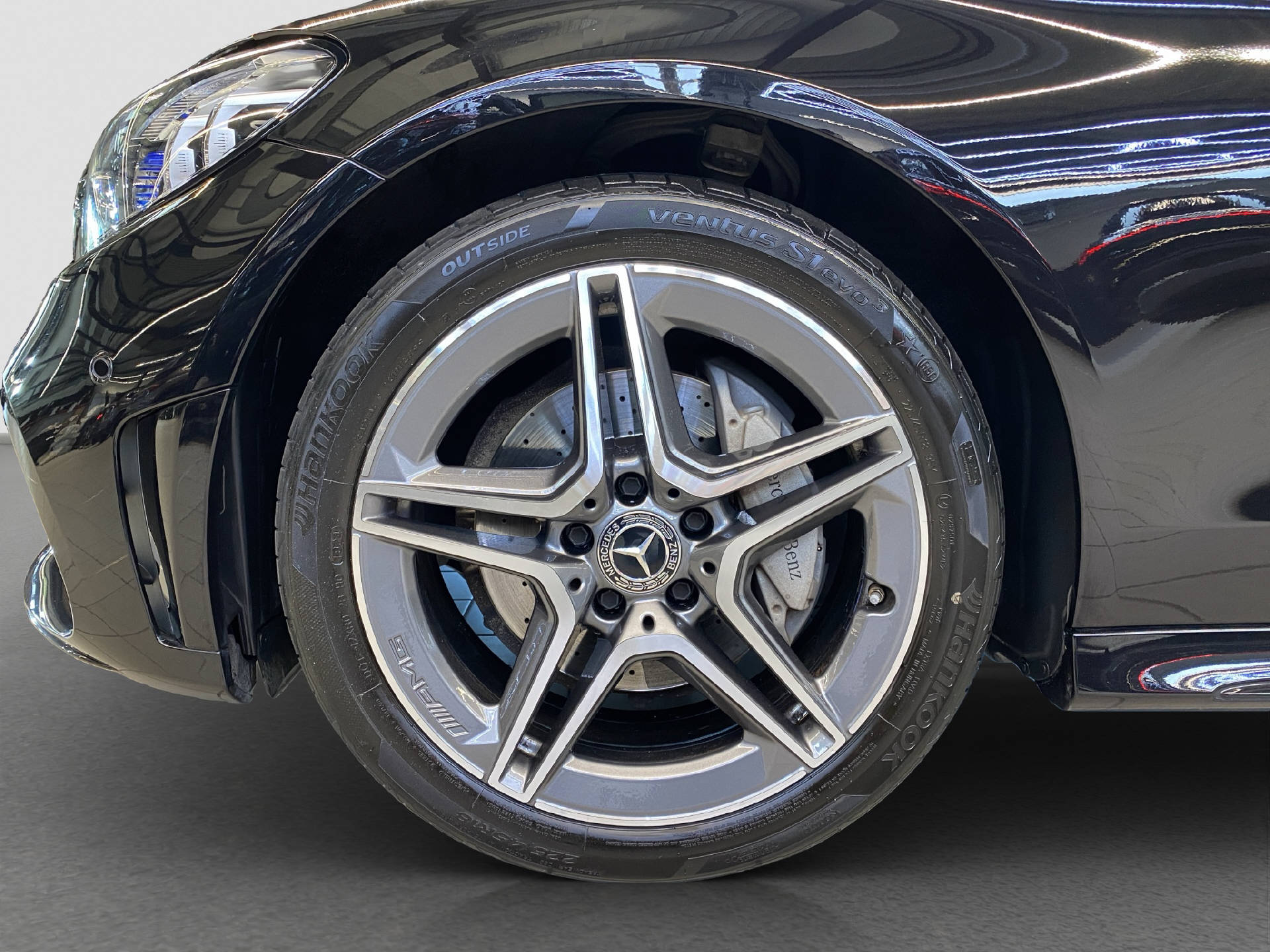 MERCEDES-BENZ C 200 AMG Line 4MATIC Cabriolet-image-6