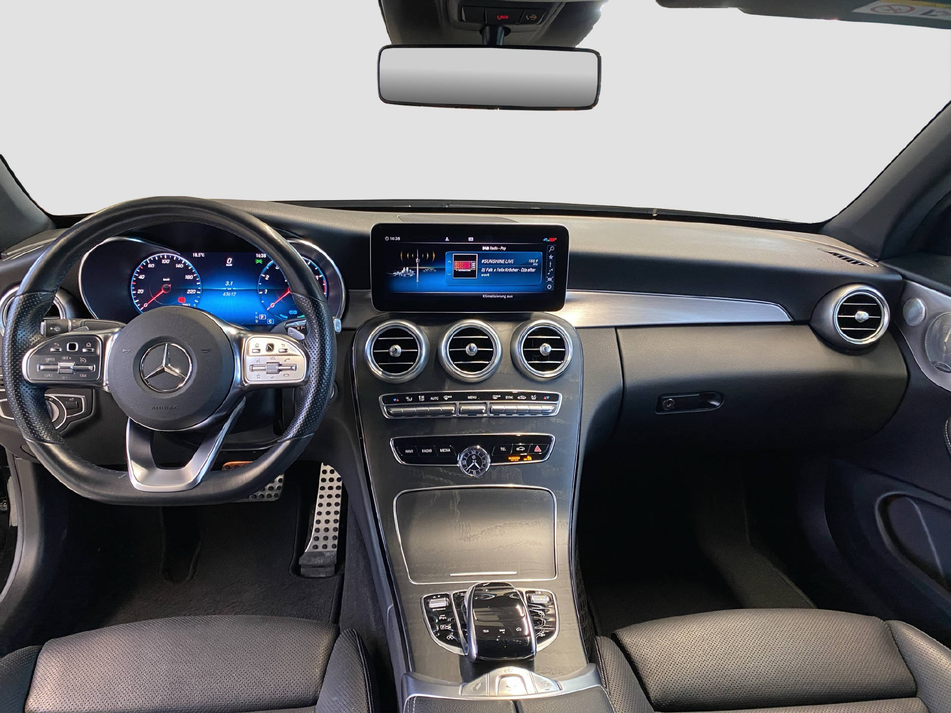 MERCEDES-BENZ C 200 AMG Line 4MATIC Cabriolet-image-8