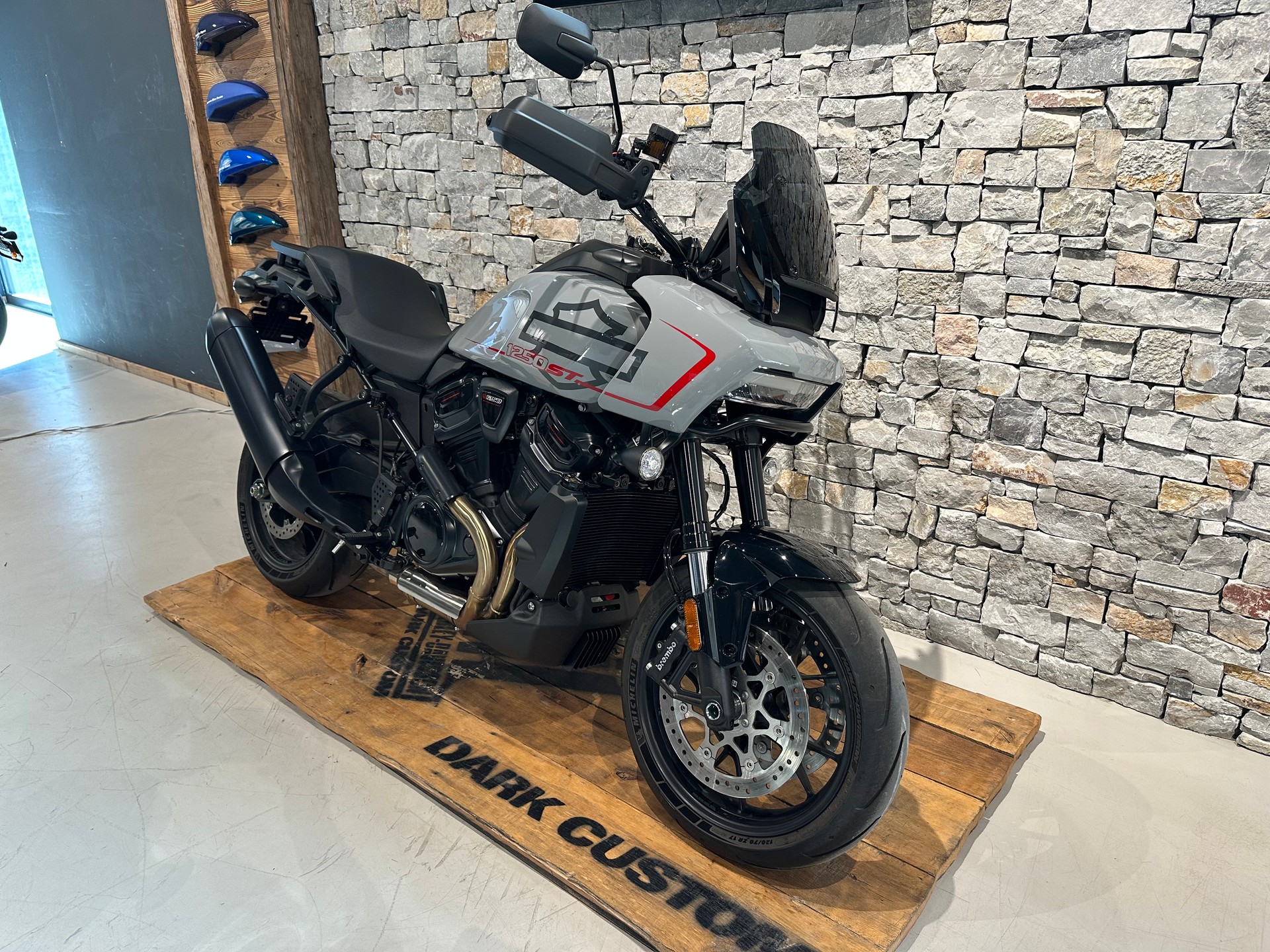 HARLEY-DAVIDSON RA Pan America 1250 S ST-showroom-element-1
