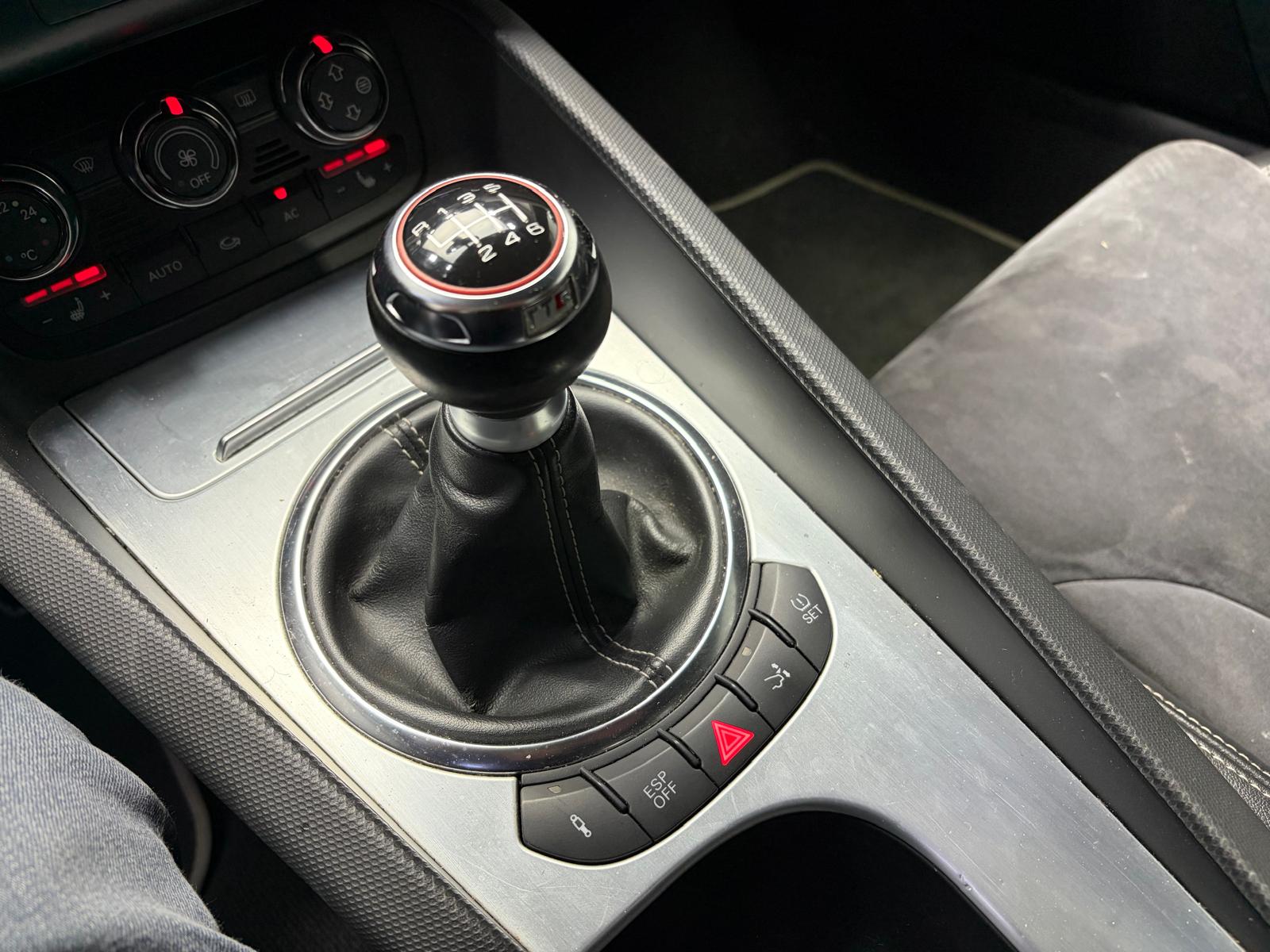 AUDI TTS Coupé 2.0 TFSI quattro-image-21