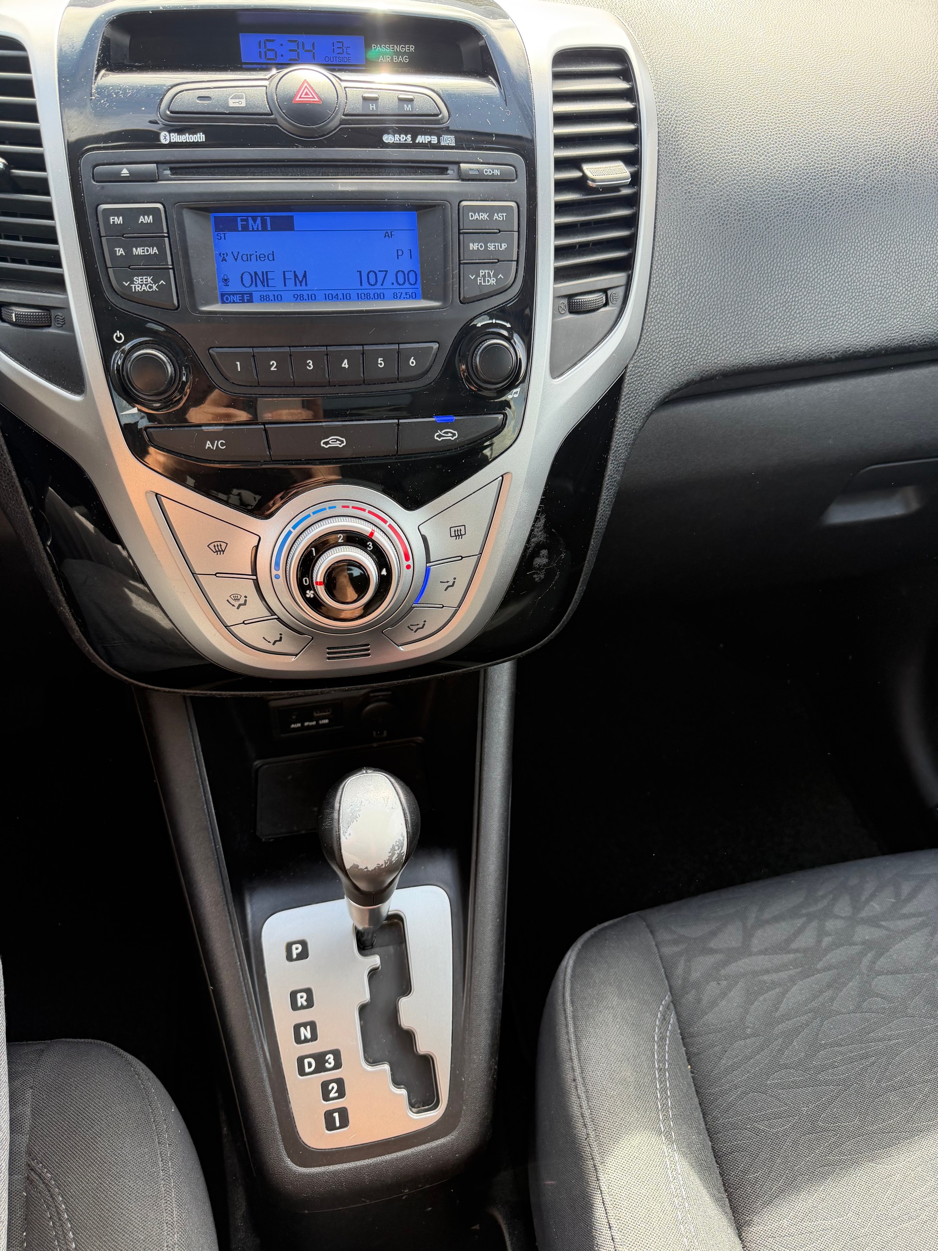 HYUNDAI iX20 1.6 Premium Automatic-image-8