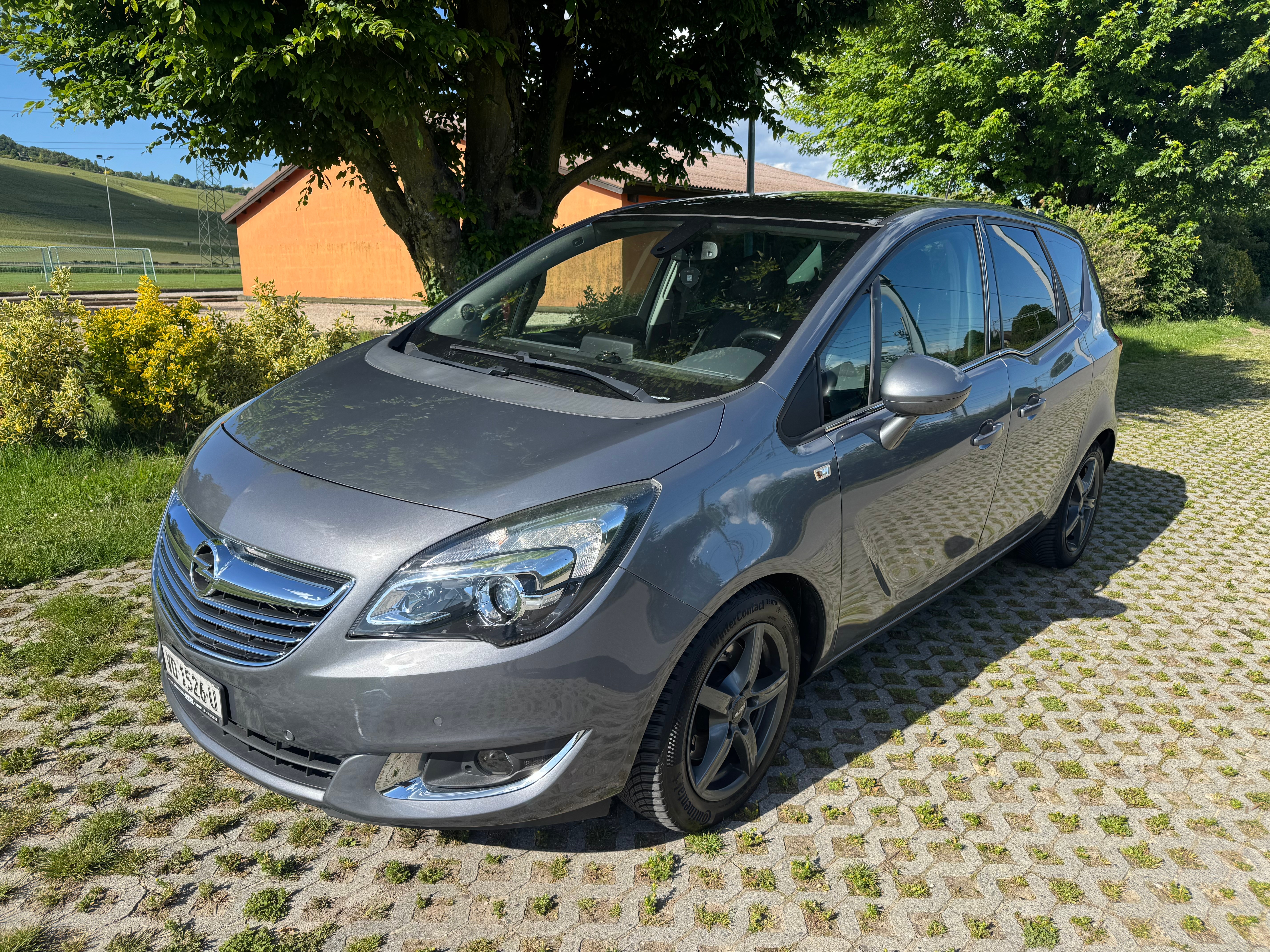 Car photo