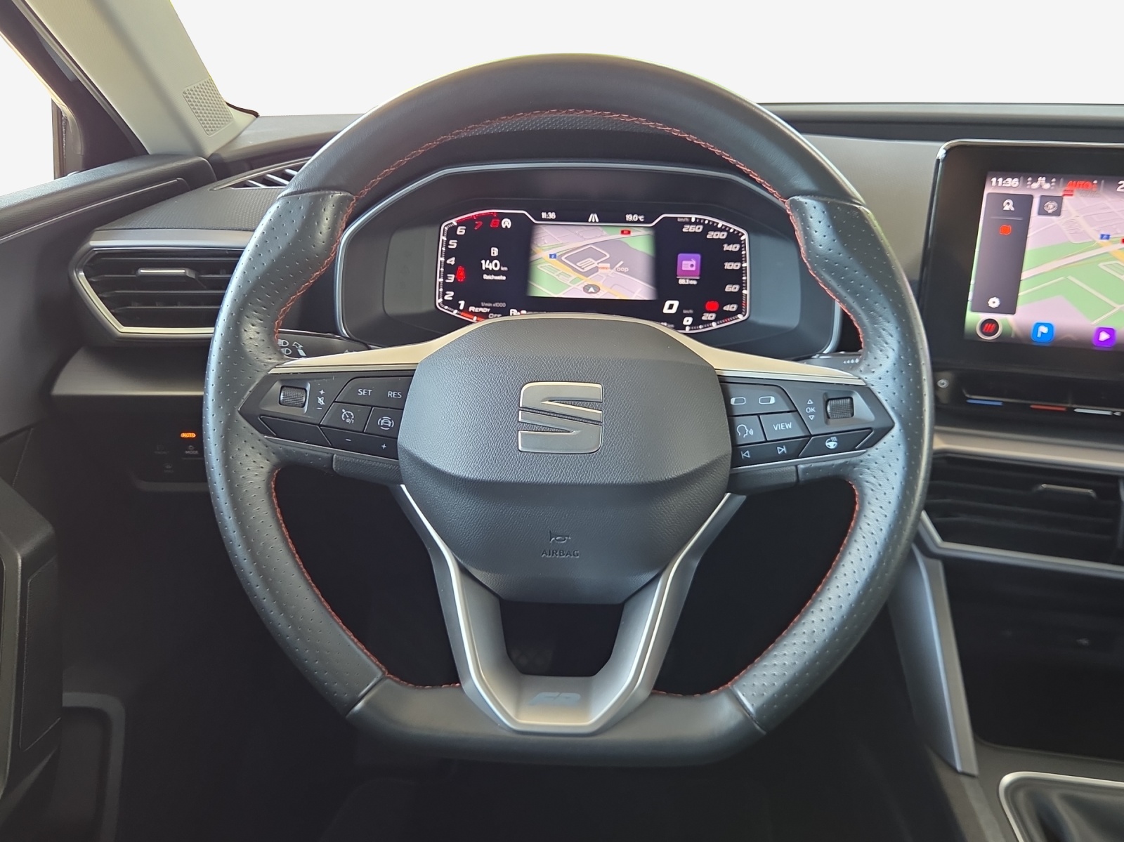 SEAT Leon 1.5 Eco TSI FR-image-9