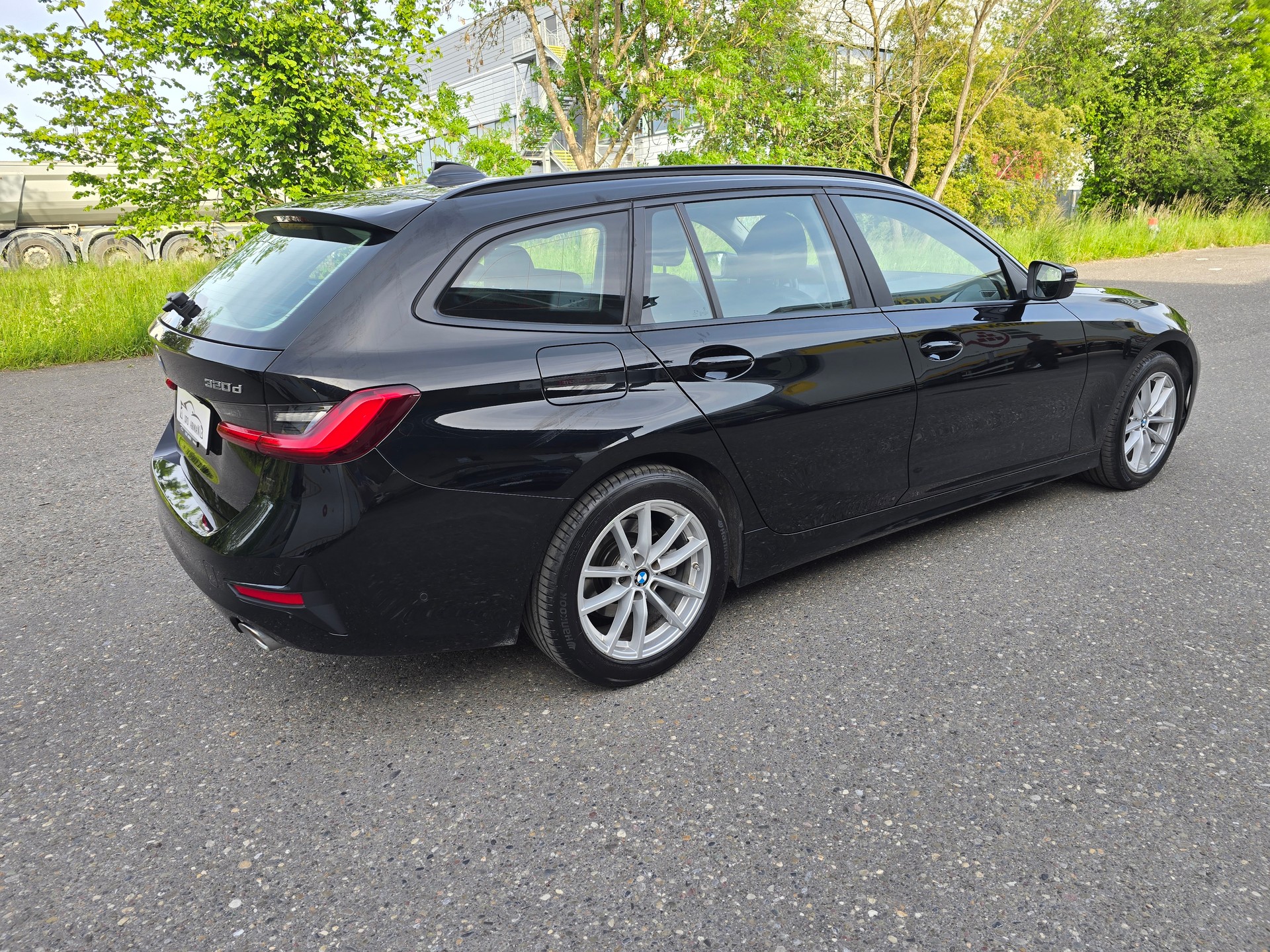 BMW 320d xDrive Touring Luxury Line Steptronic-image-6