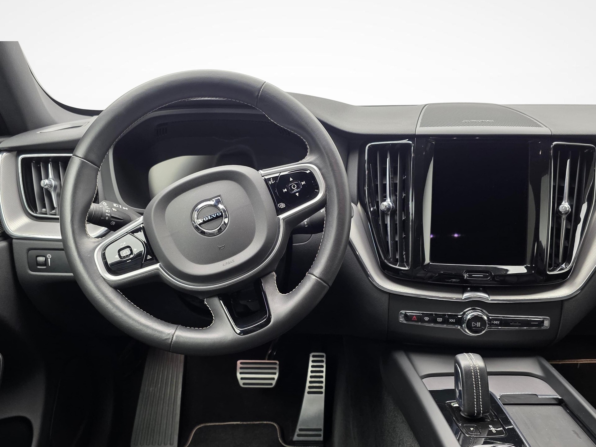 VOLVO XC60 2.0 B5 MH R-Design AWD-image-8