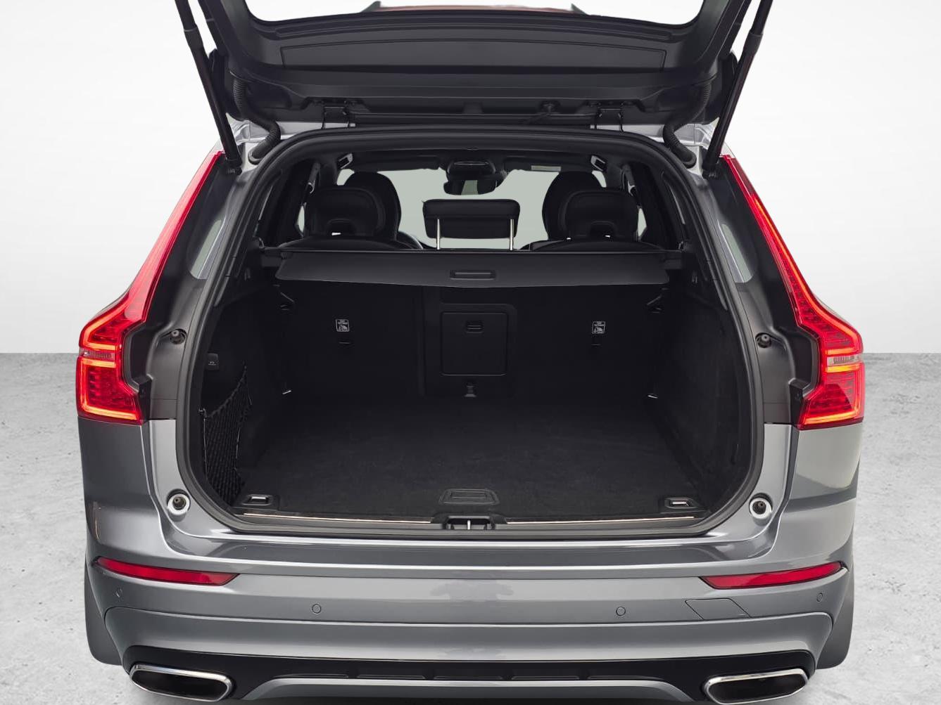 VOLVO XC60 2.0 B5 MH R-Design AWD-image-11