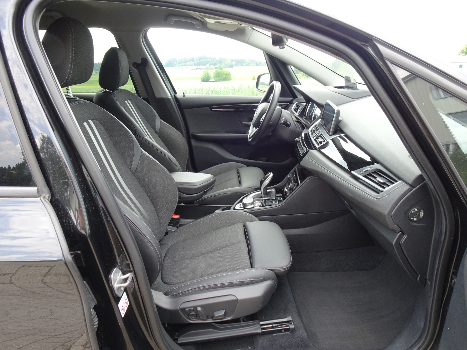 BMW 220i Gran Tourer DKG Sport Line-image-7