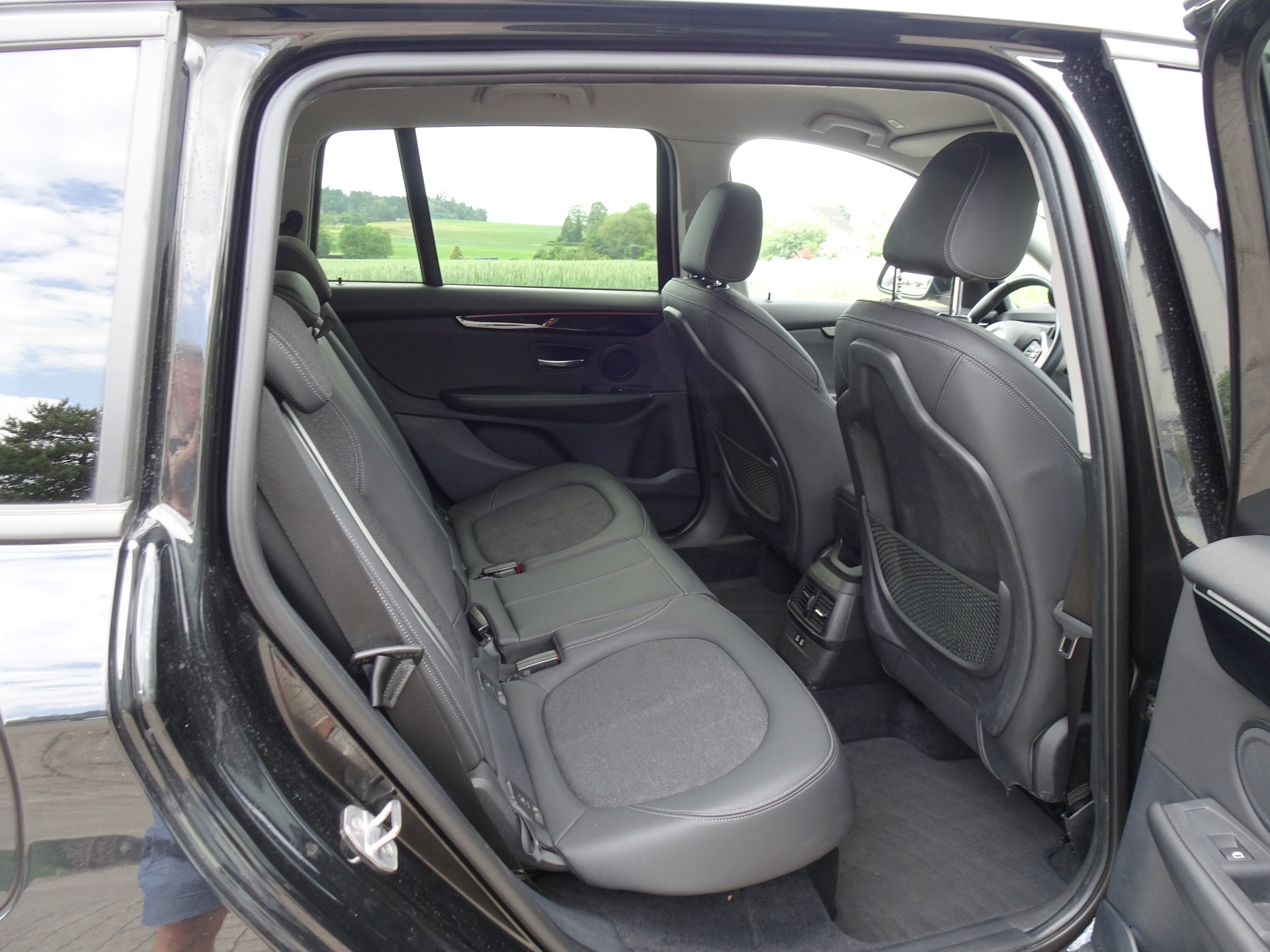 BMW 220i Gran Tourer DKG Sport Line-image-8