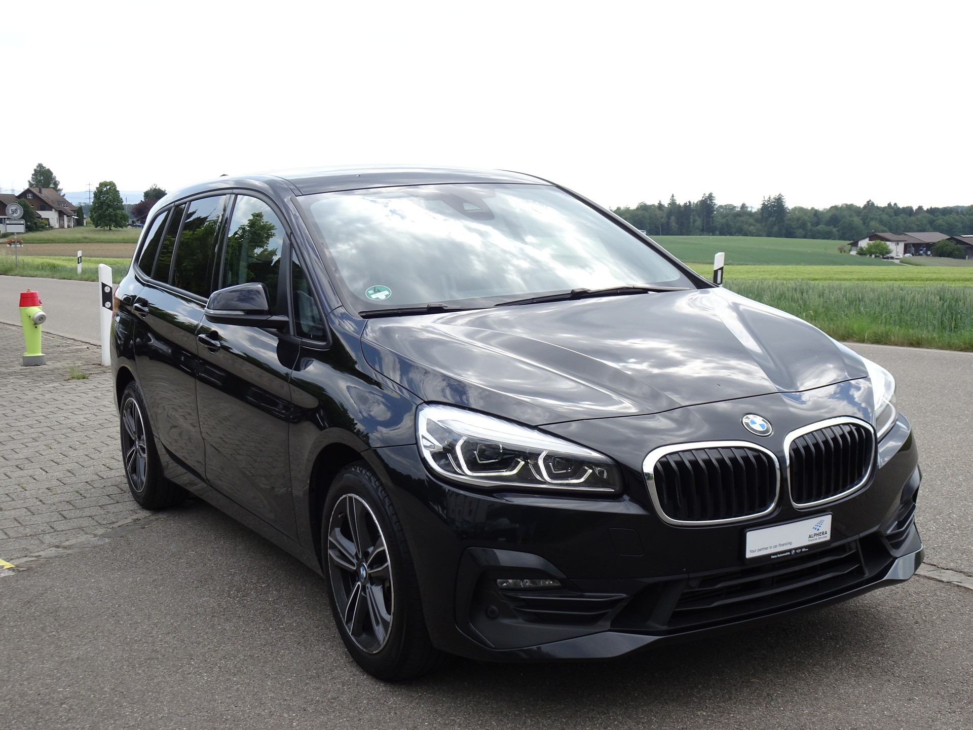 BMW 220i Gran Tourer DKG Sport Line-image-5