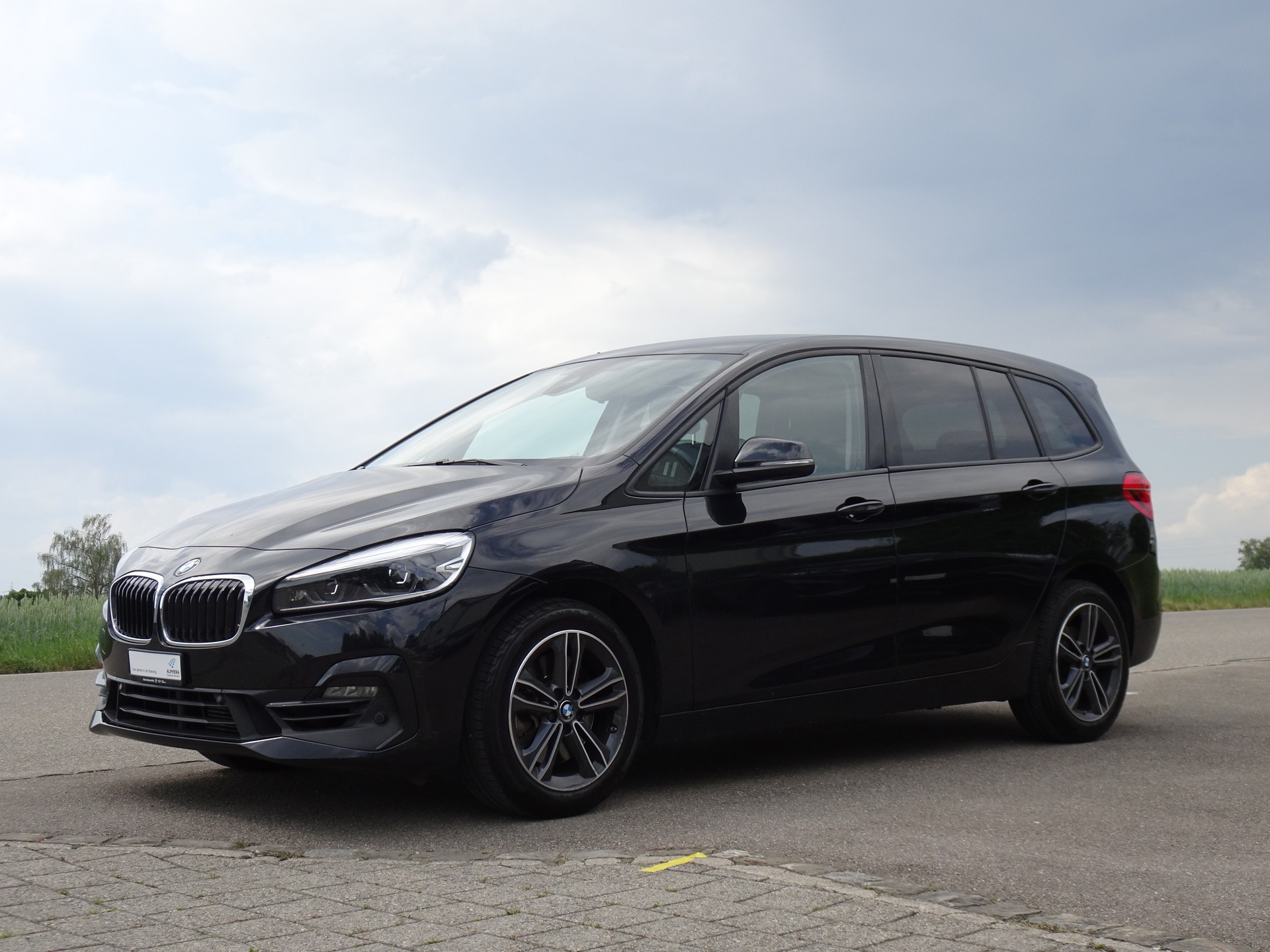 BMW 220i Gran Tourer DKG Sport Line-image-0