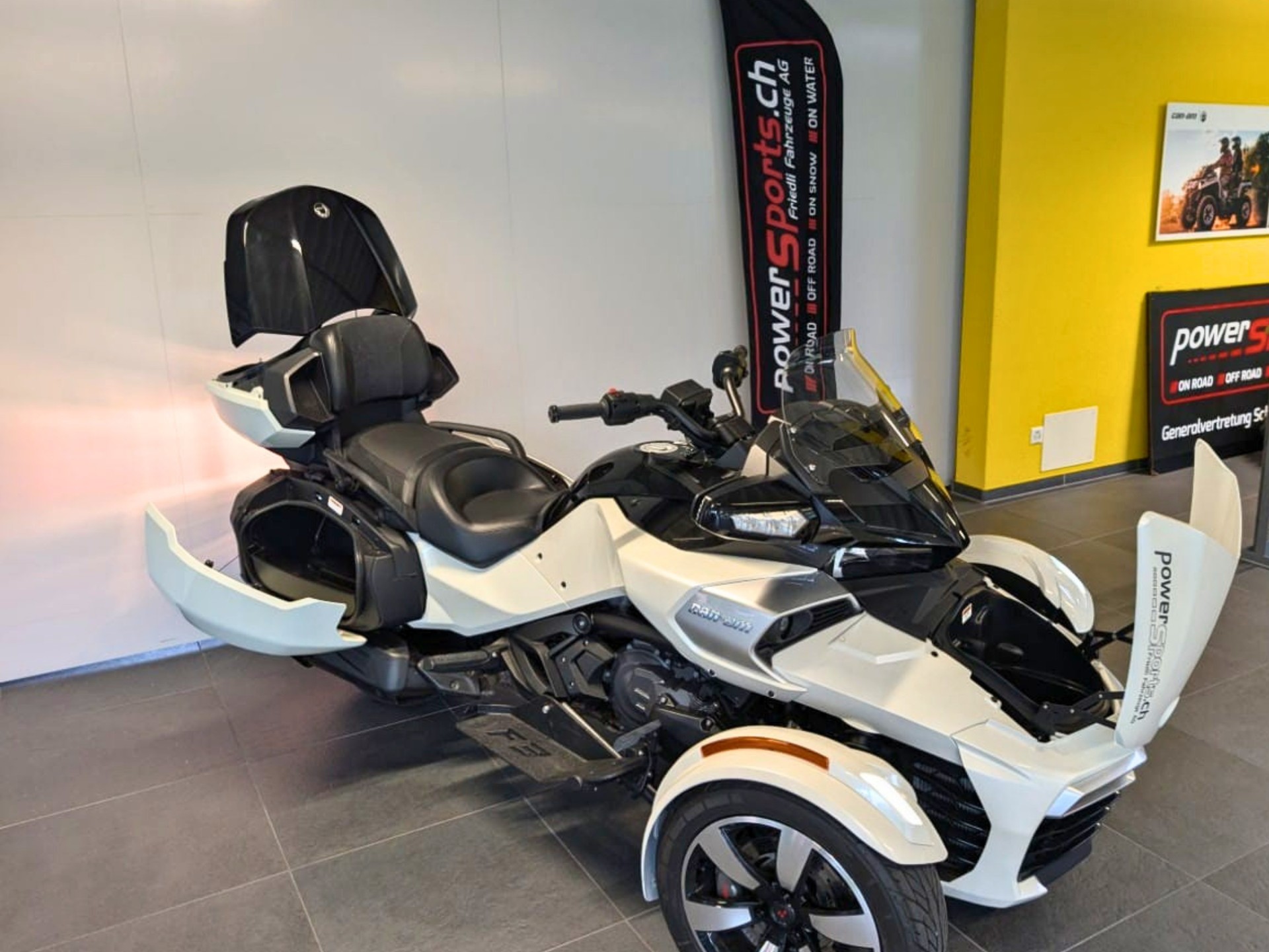 CAN-AM Spyder F3-T SE6-image-10