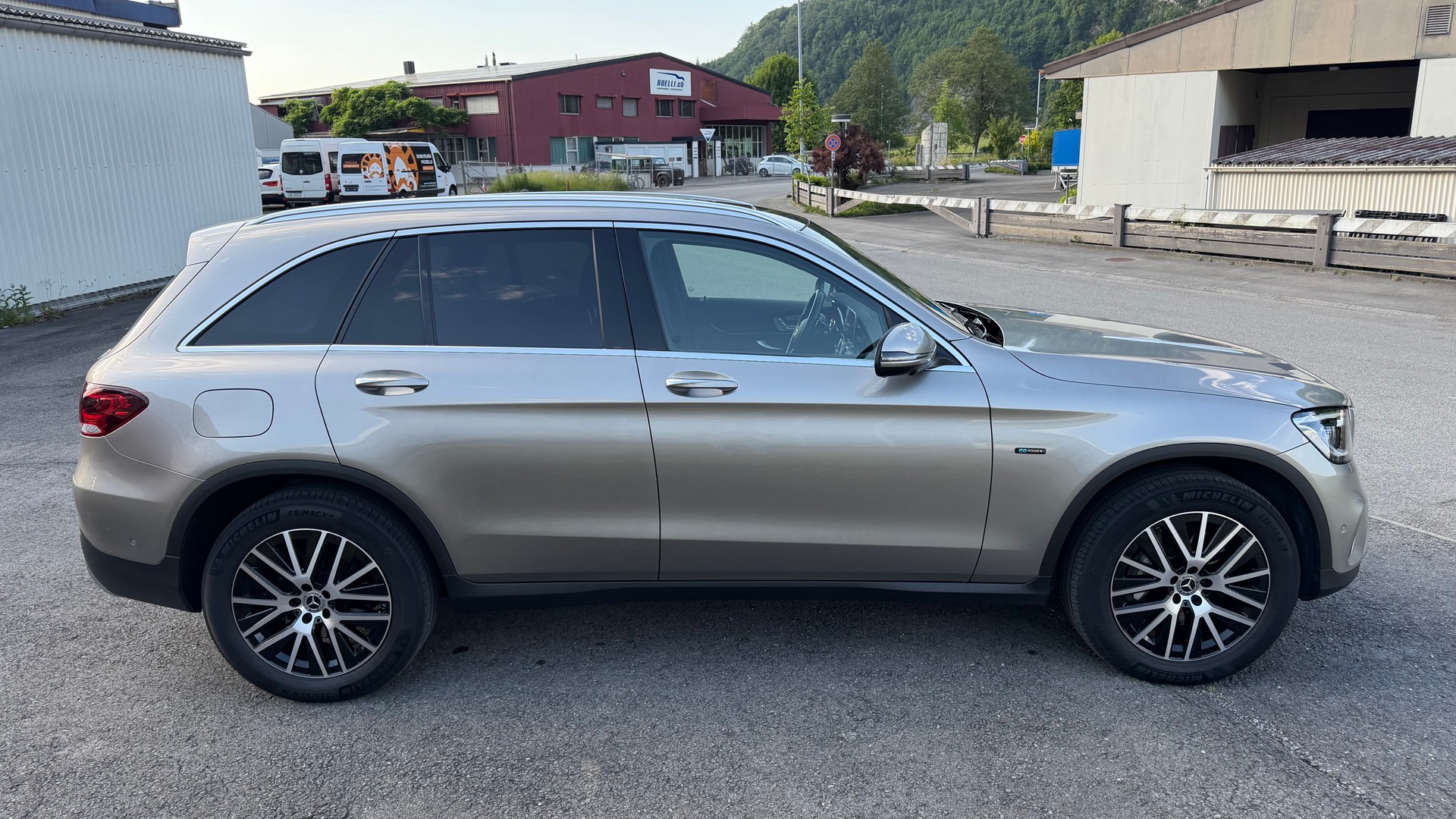 MERCEDES-BENZ GLC 300 e 4m-image-0