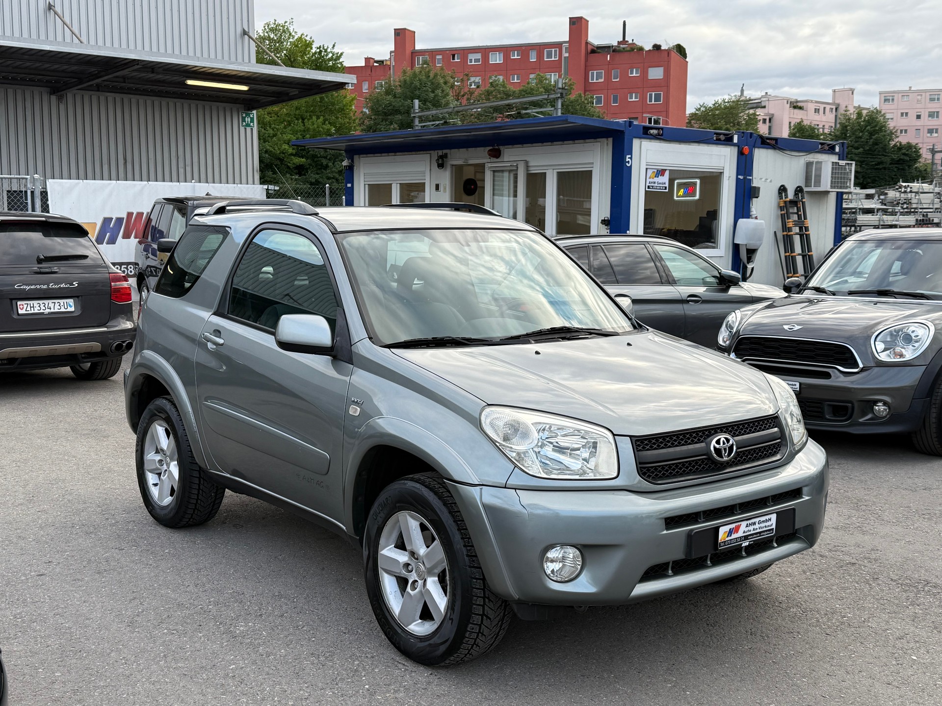 TOYOTA RAV-4 2.0 16V Linea Sol AUTOMAT / NUR 75'000km / 3 TÜRER / FACELIFT / FRISCH AB MFK-image-2