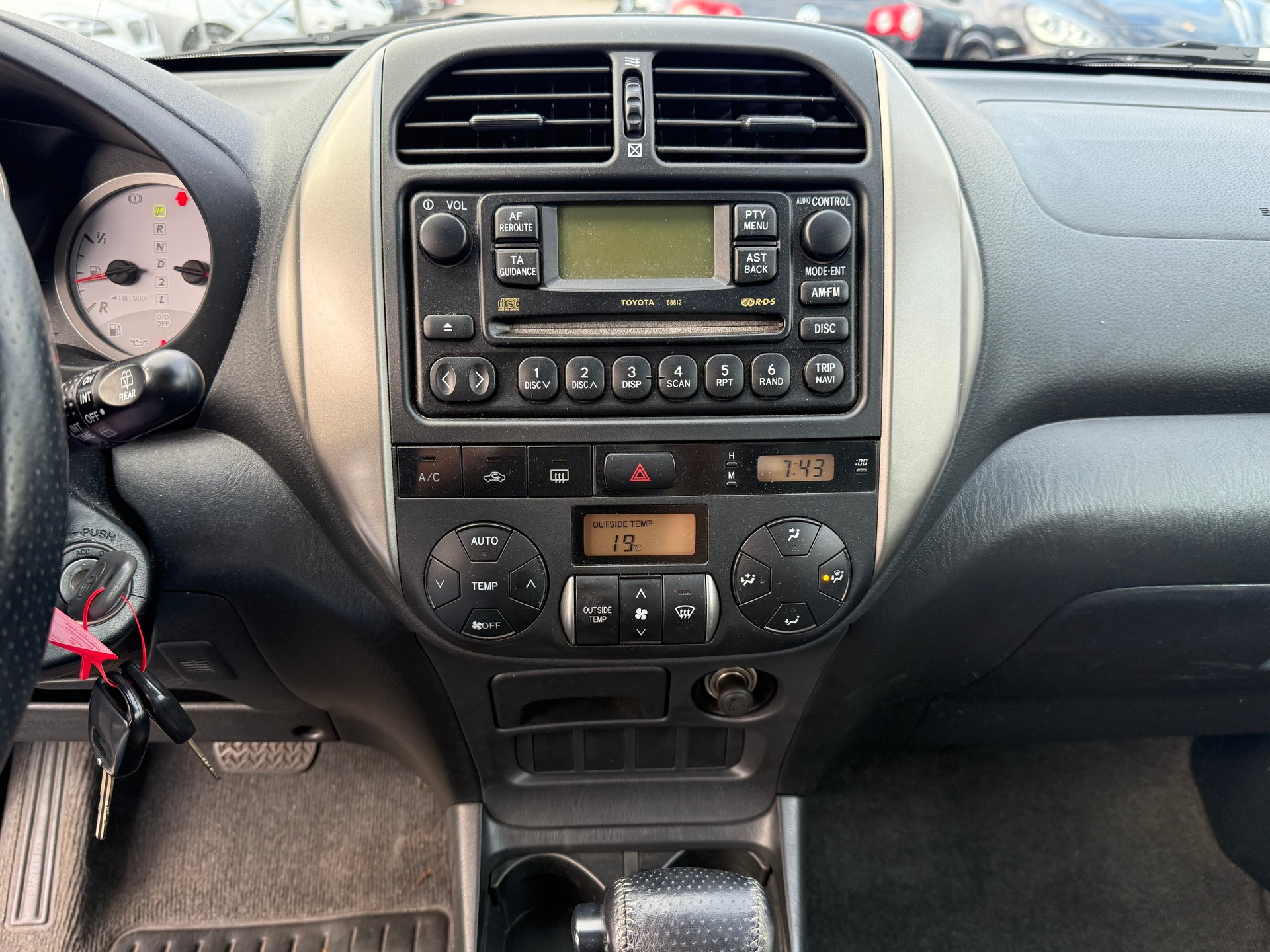 TOYOTA RAV-4 2.0 16V Linea Sol AUTOMAT / NUR 75'000km / 3 TÜRER / FACELIFT / FRISCH AB MFK-image-8