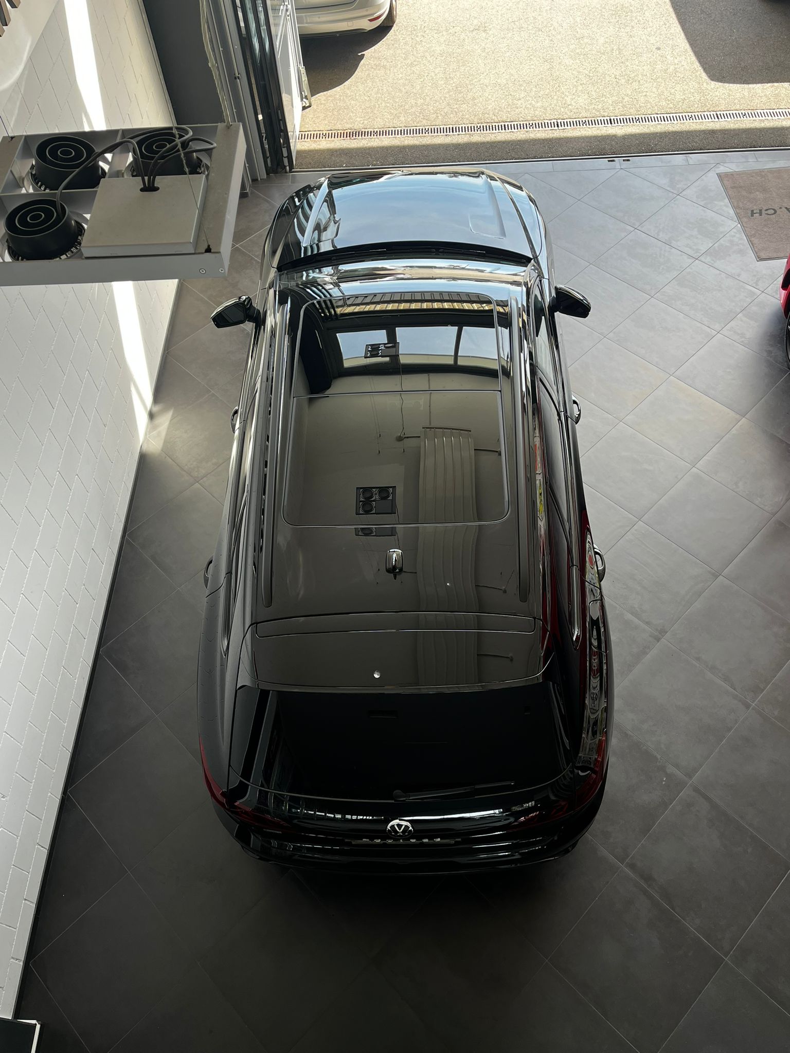VW Touareg 3.0 TDI R Line Tiptronic-image-4