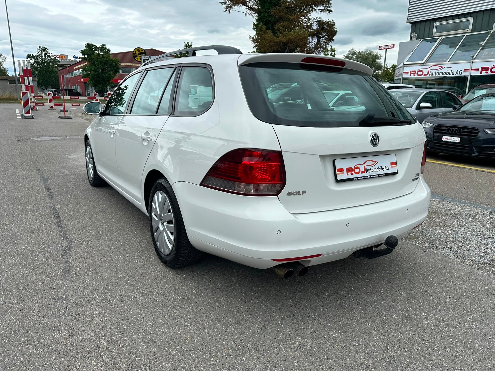 VW Golf Variant 1.6 TDI Trendline 4Motion-image-7