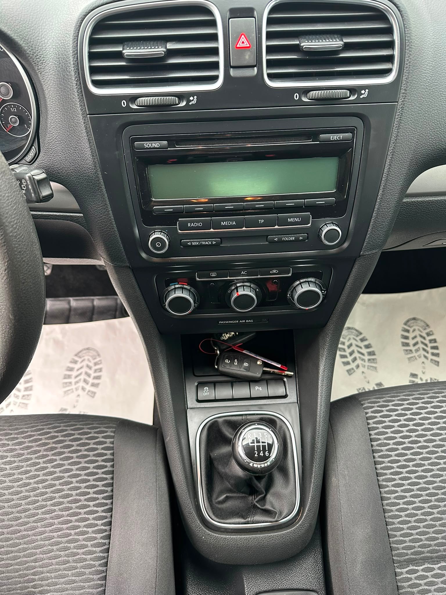 VW Golf Variant 1.6 TDI Trendline 4Motion-image-16
