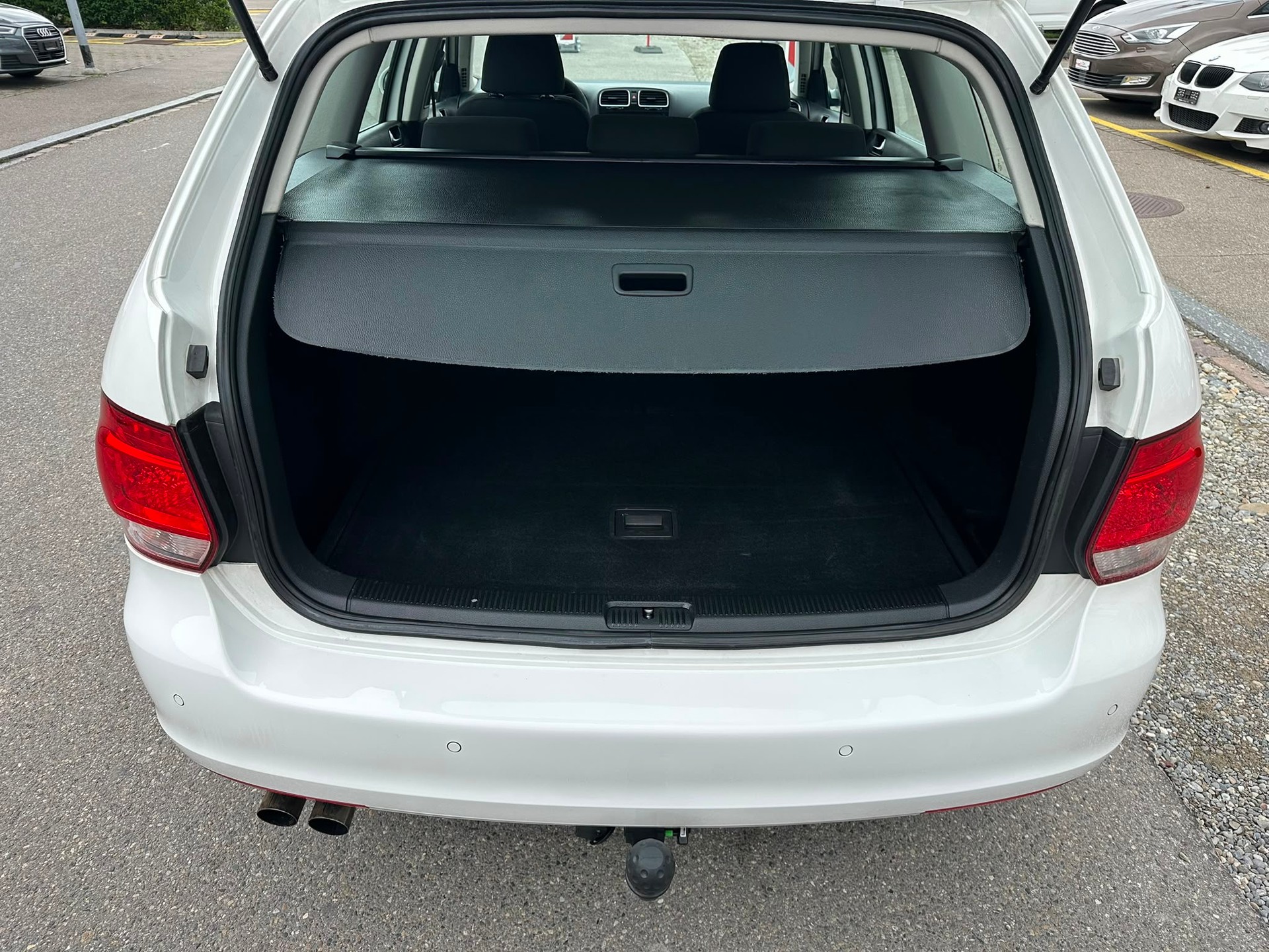 VW Golf Variant 1.6 TDI Trendline 4Motion-image-11