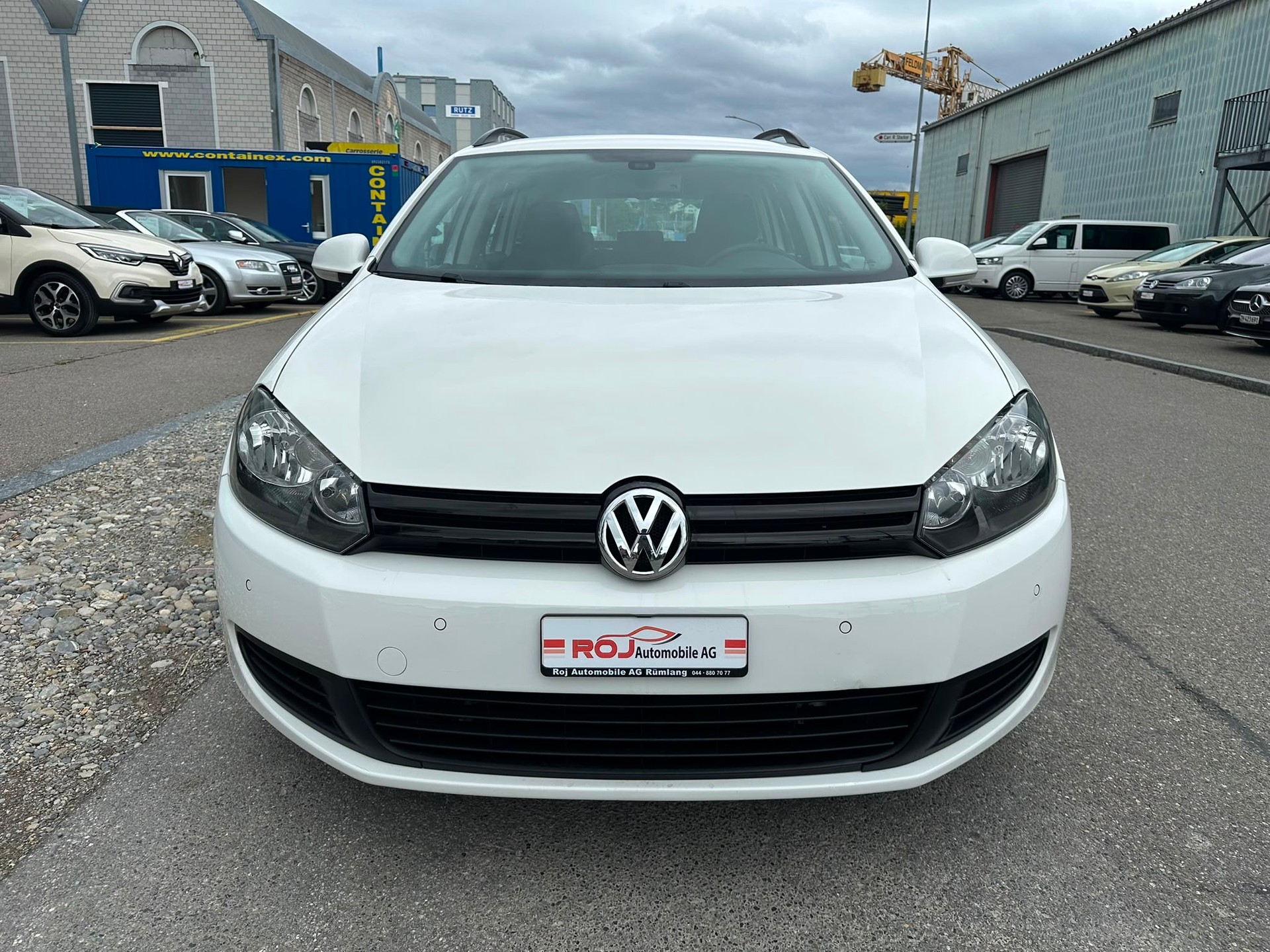 VW Golf Variant 1.6 TDI Trendline 4Motion-image-2